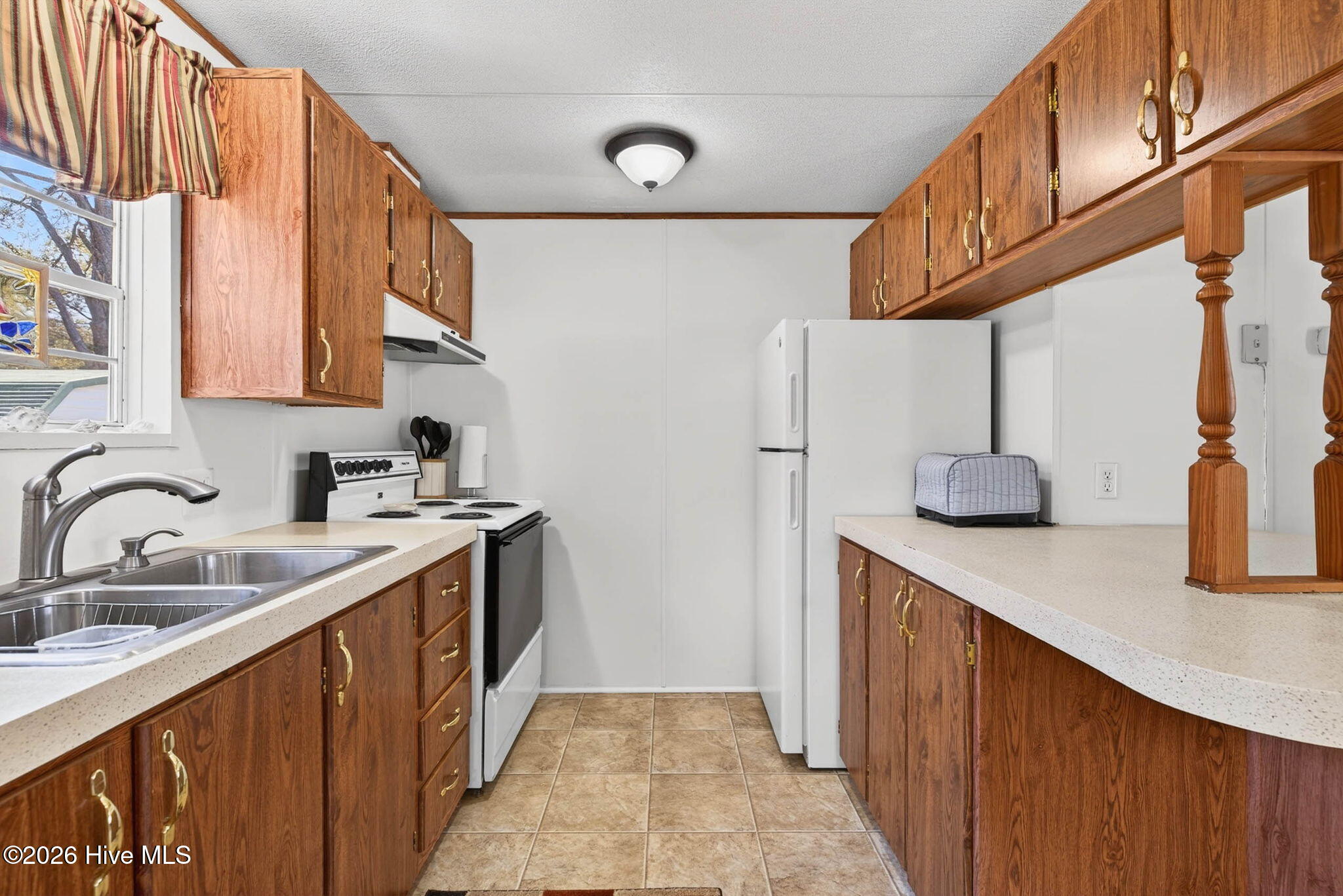 100561384 | Photo 11