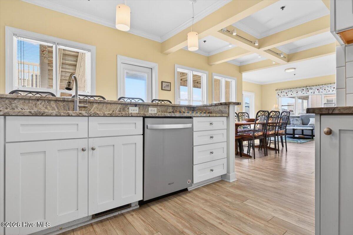 100552949 | Photo 18