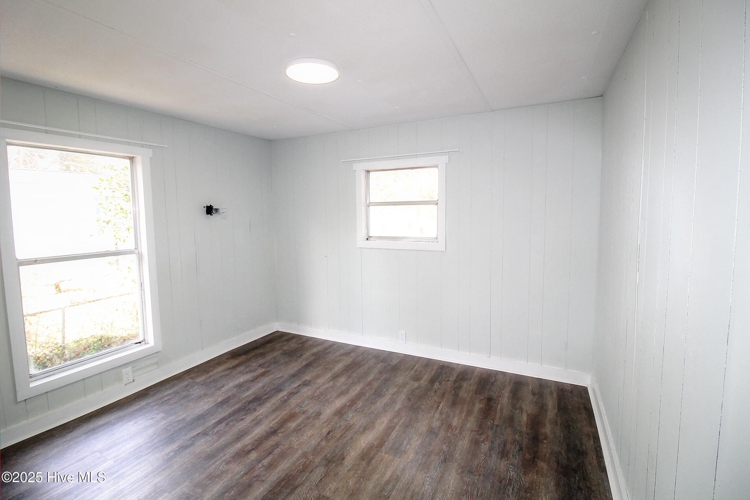 100544701 | Photo 12