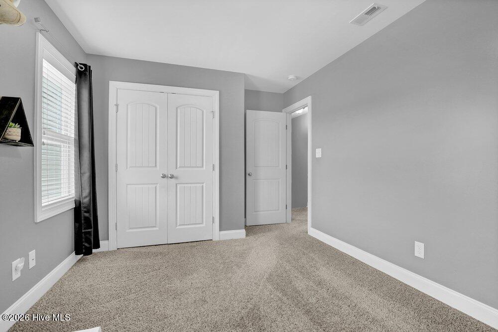 100565663 | Photo 37