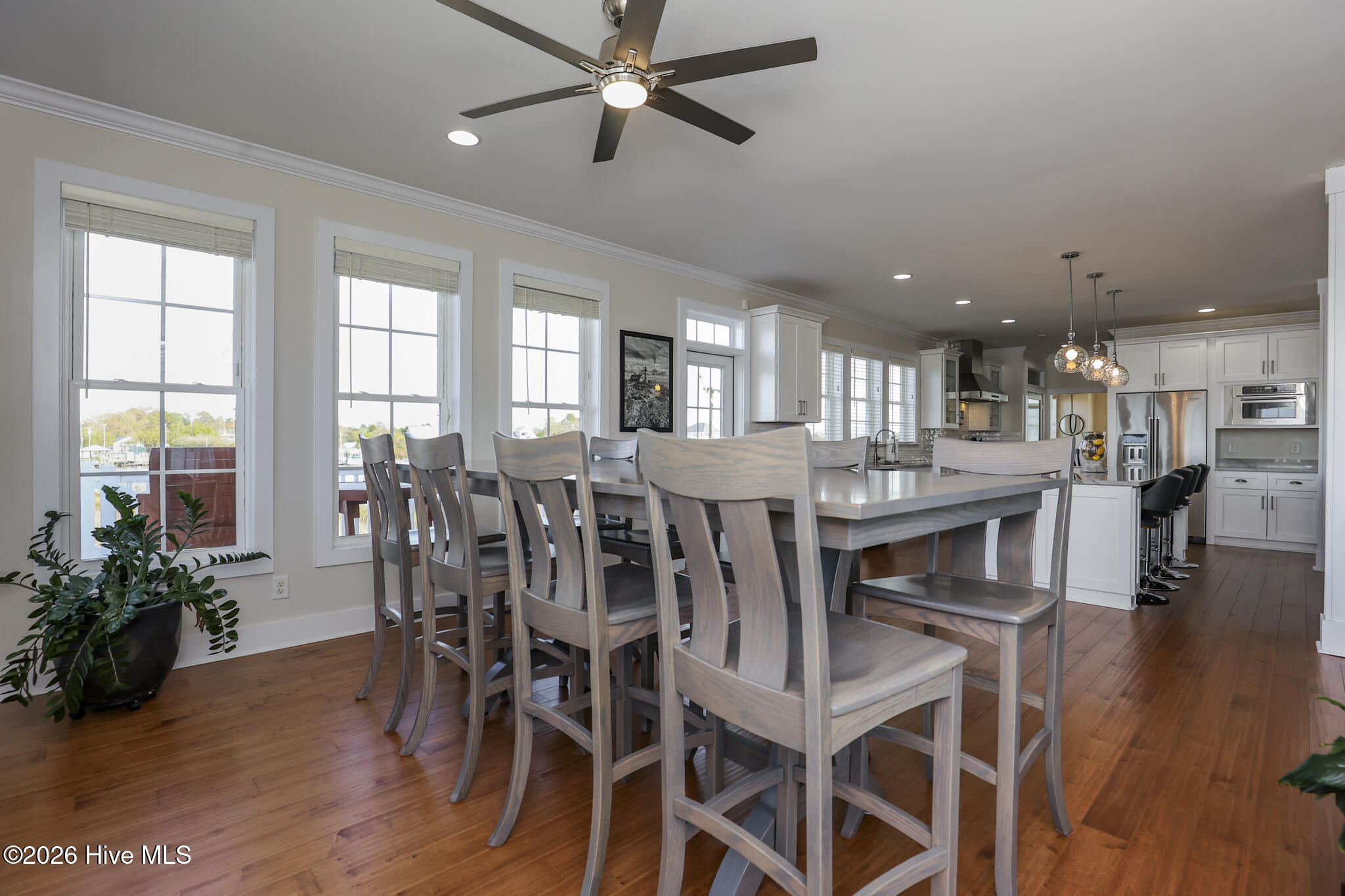 100564297 | Photo 17