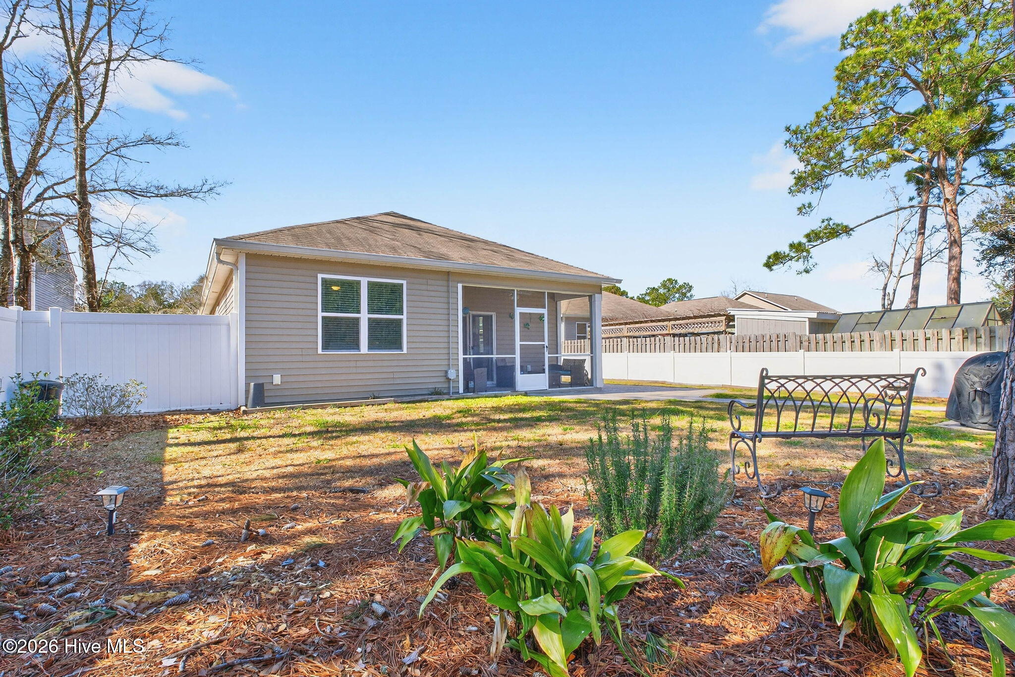 100555390 | Photo 32