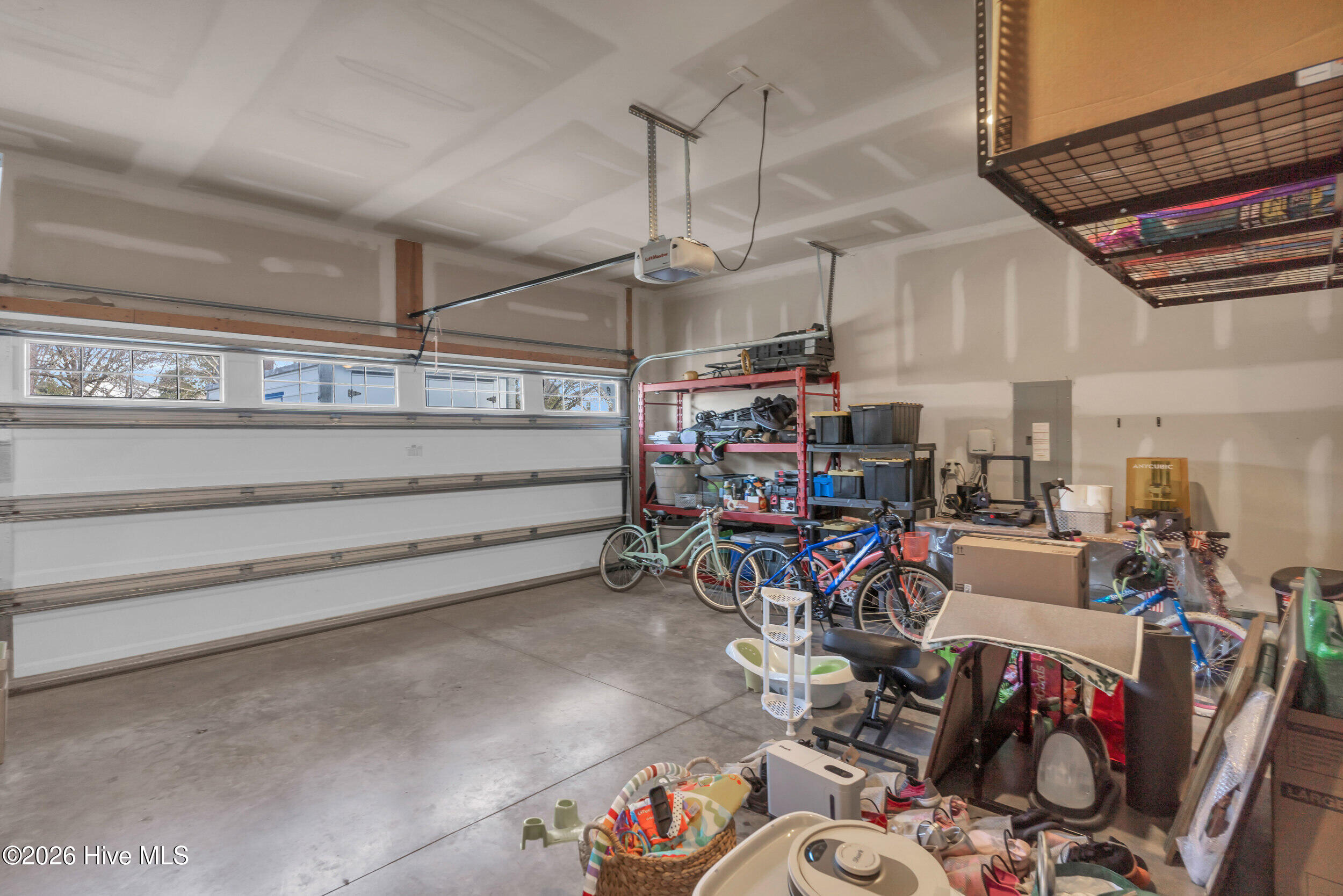 100548282 | Photo 22