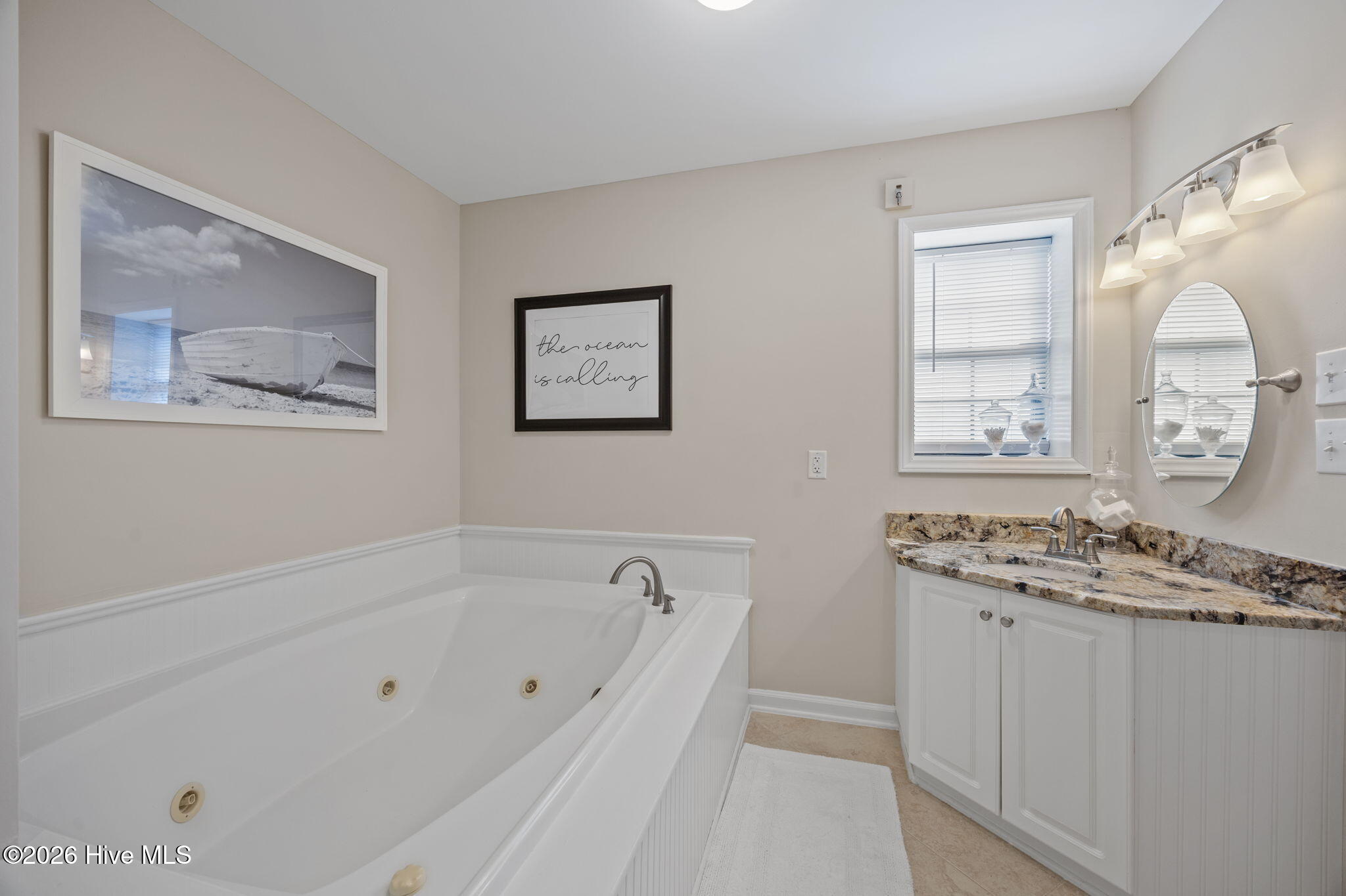 100563759 | Photo 15