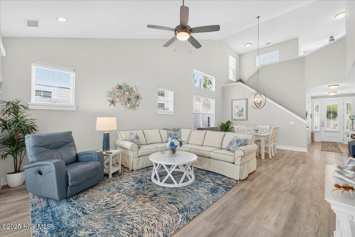 100524378 | Photo 23