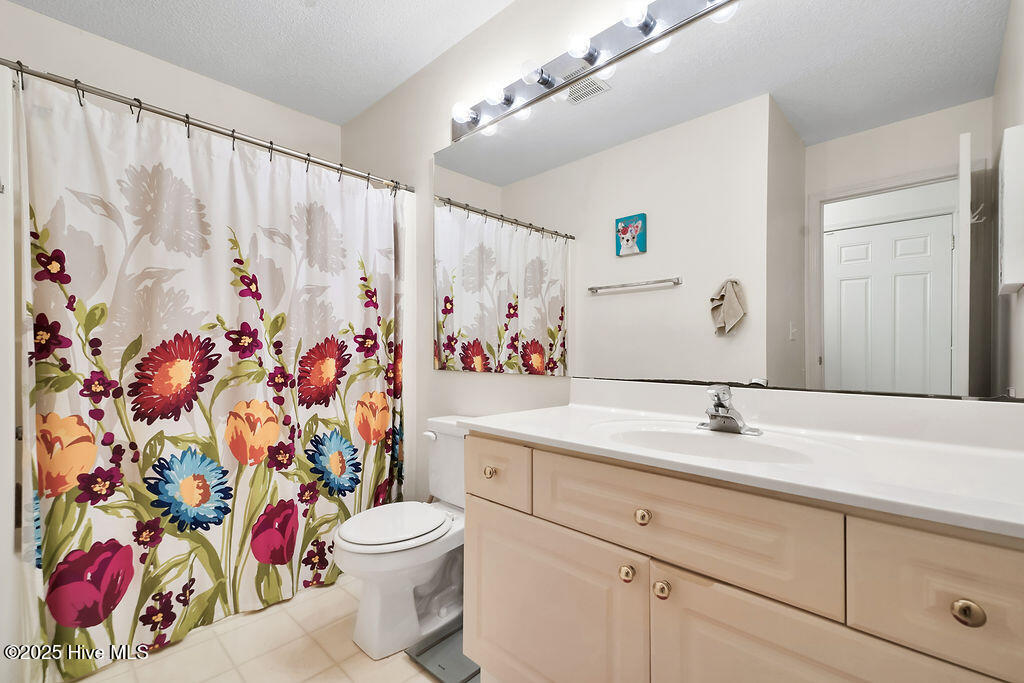 100536074 | Photo 13