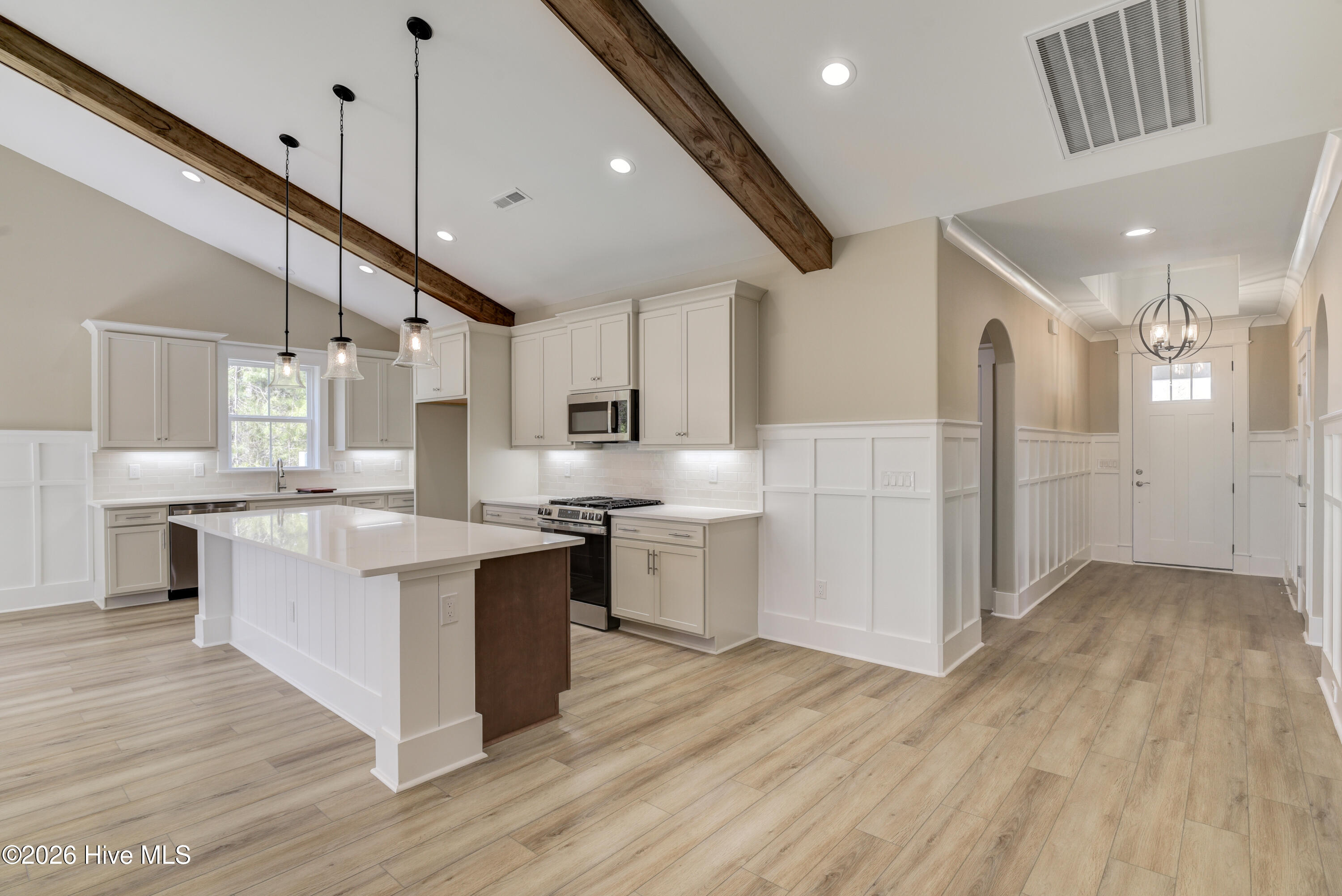 100541947 | Photo 12