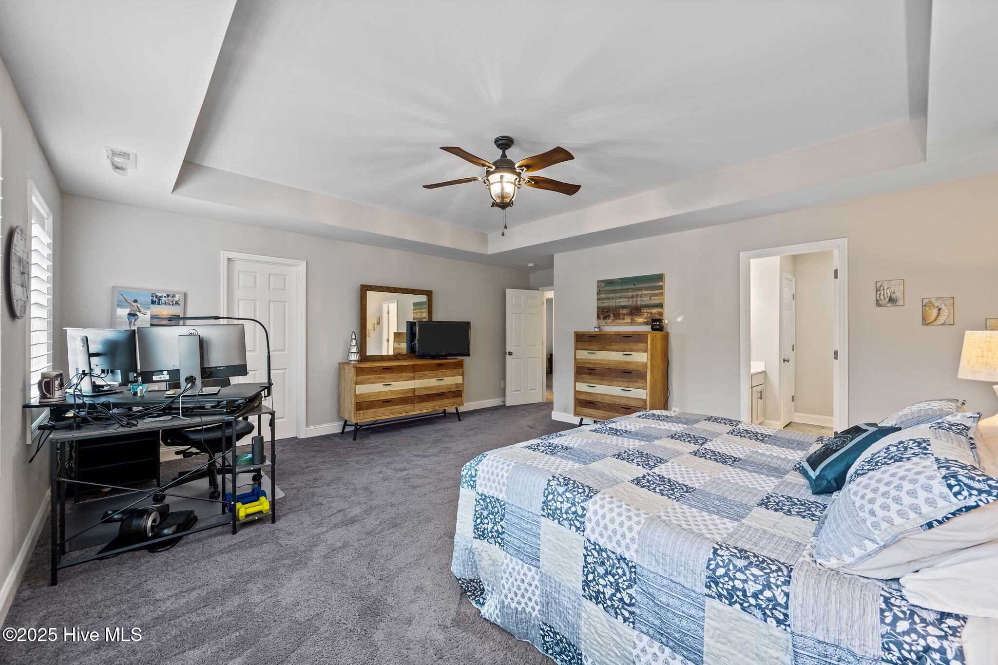 100544469 | Photo 19