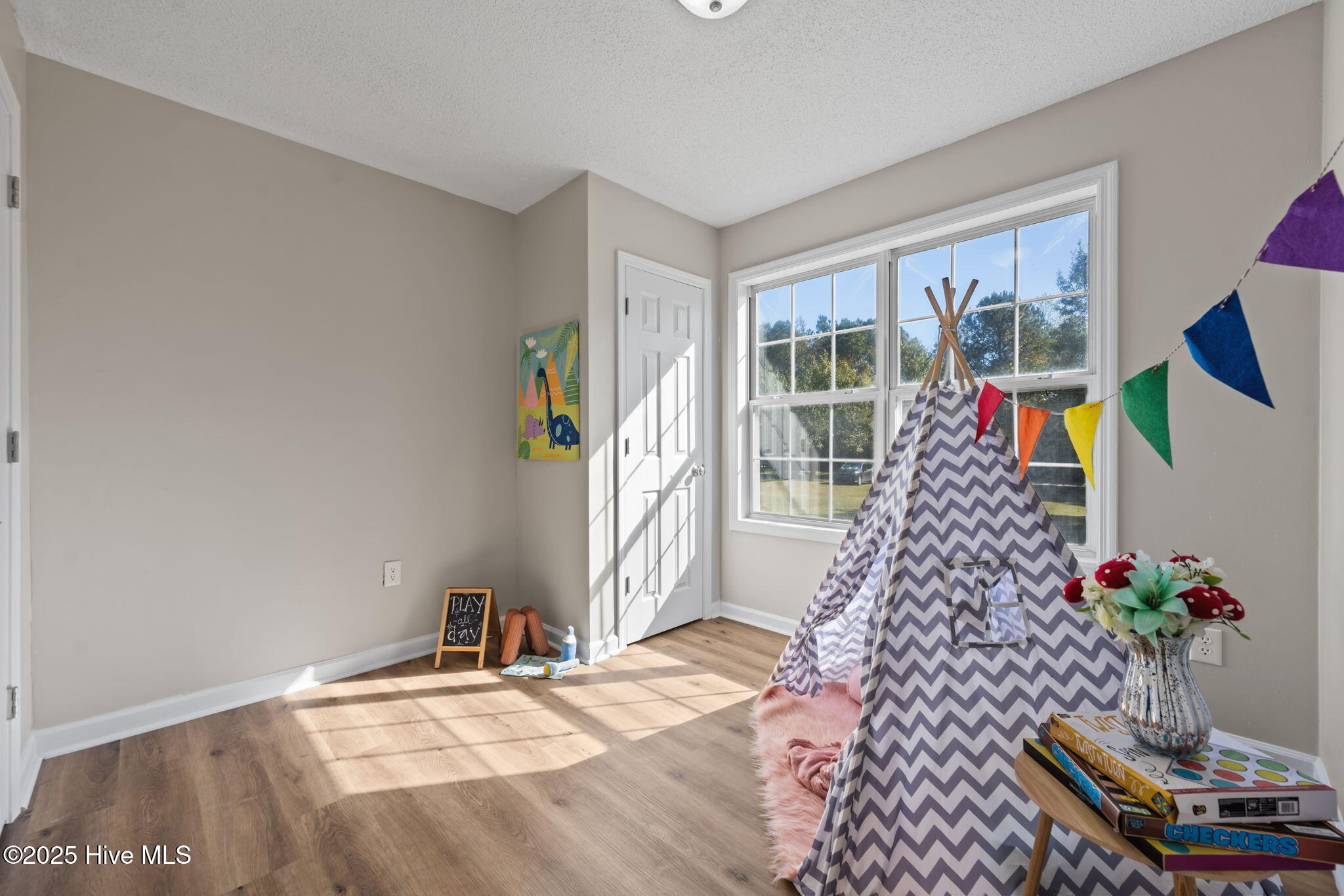 100539166 | Photo 35