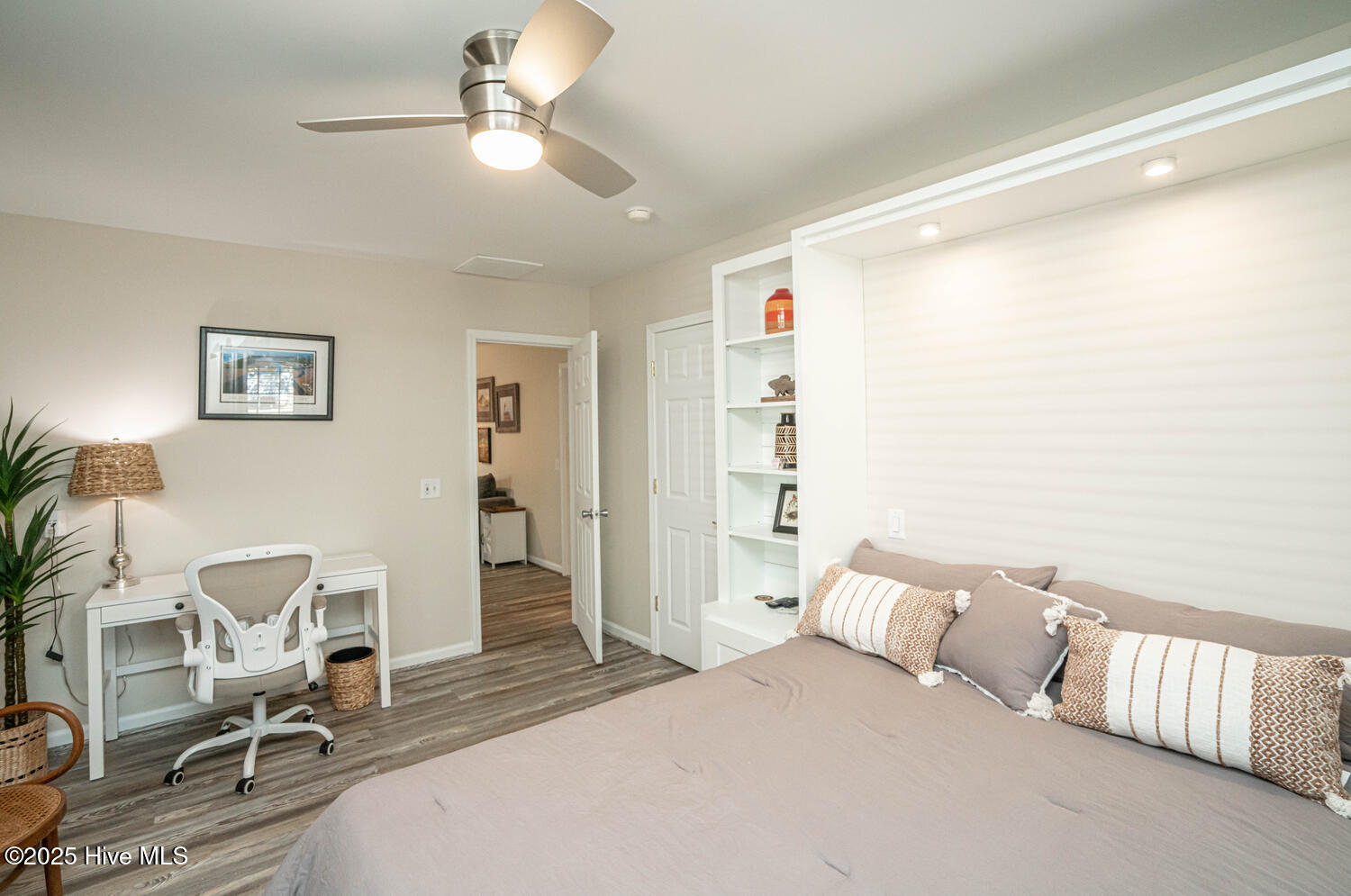 100532611 | Photo 61