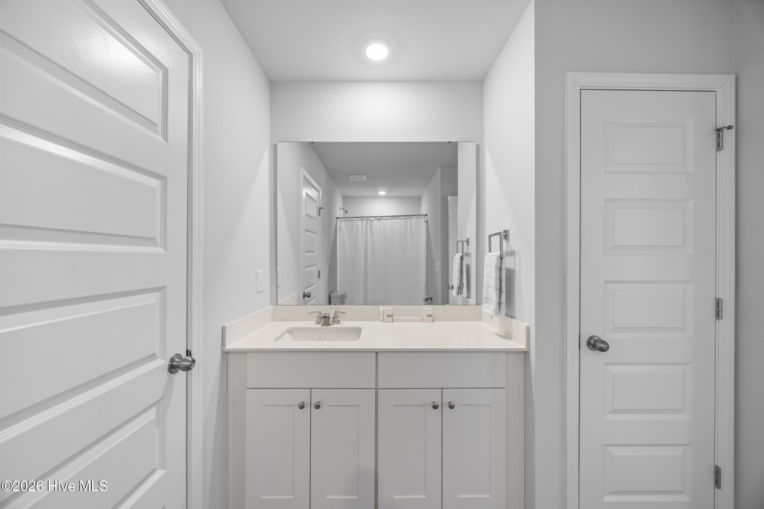 100554337 | Photo 35