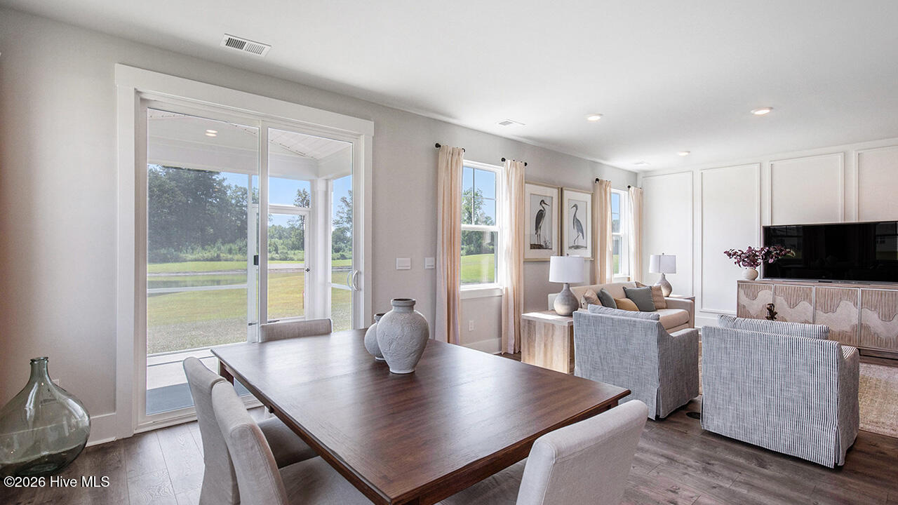 100567119 | Photo 10