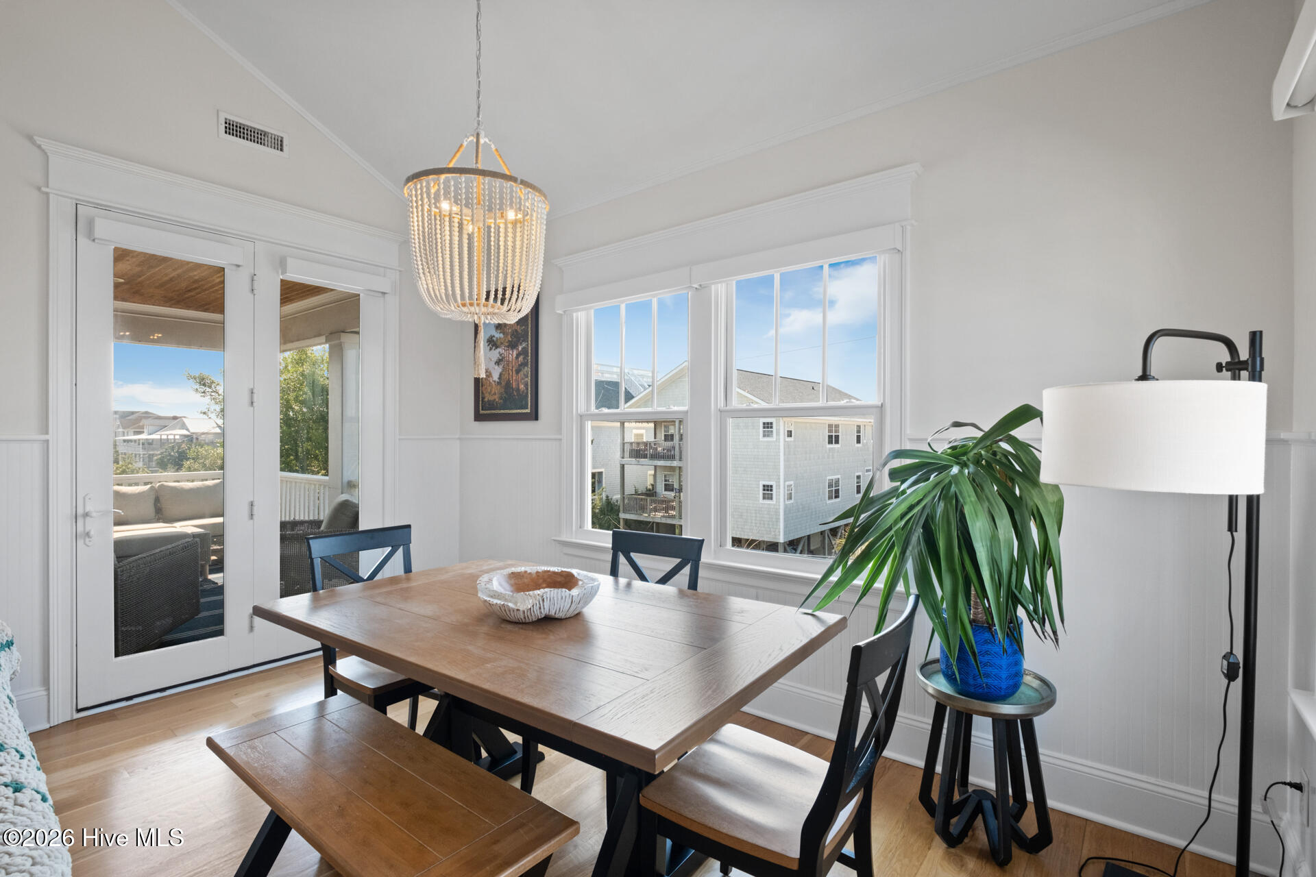 100567565 | Photo 19