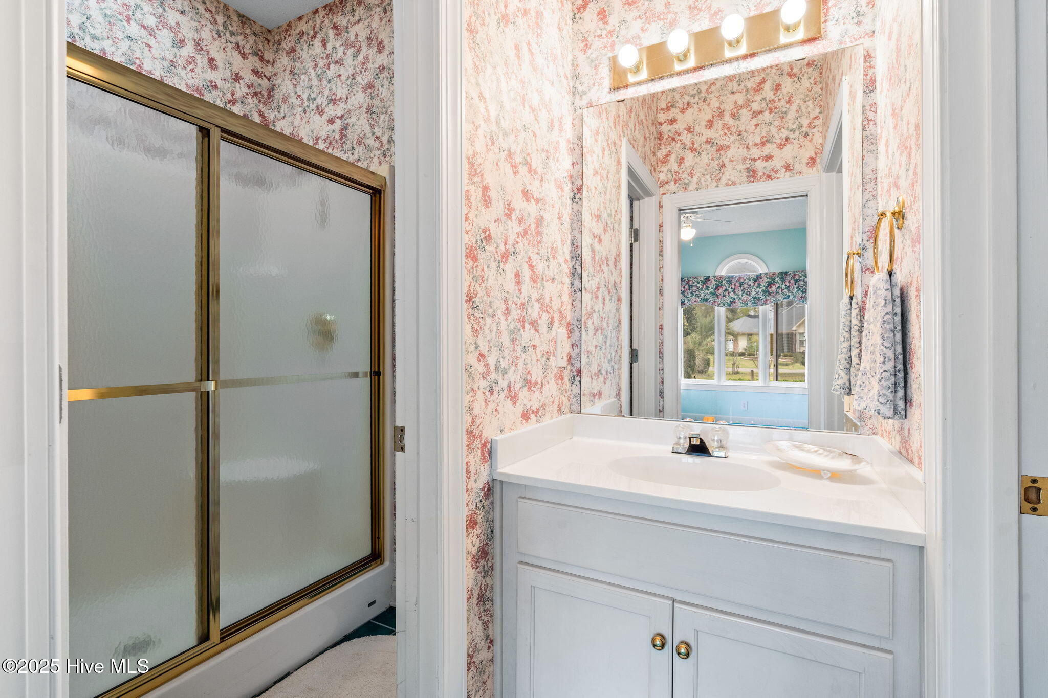 100499522 | Photo 30