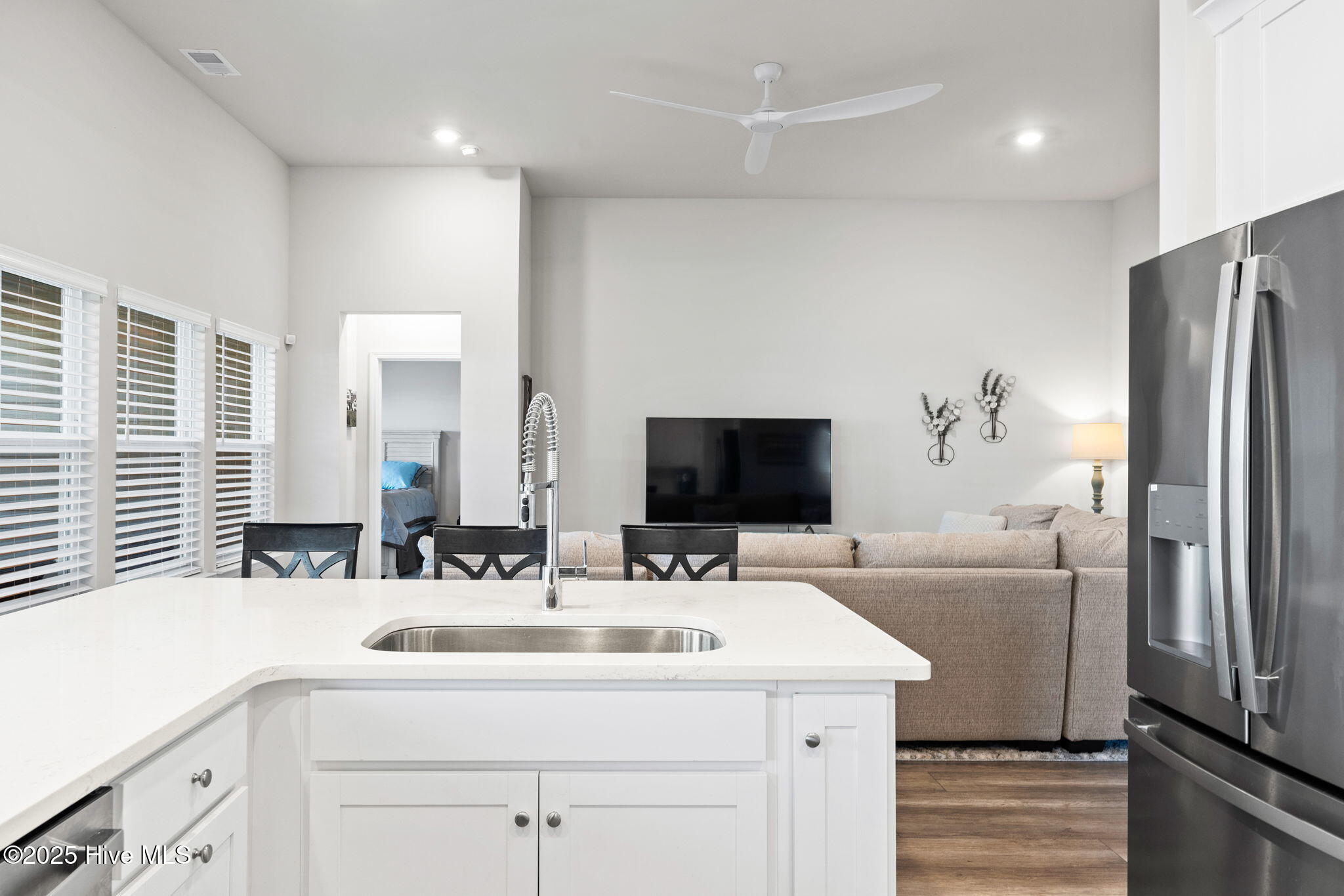 100495537 | Photo 16