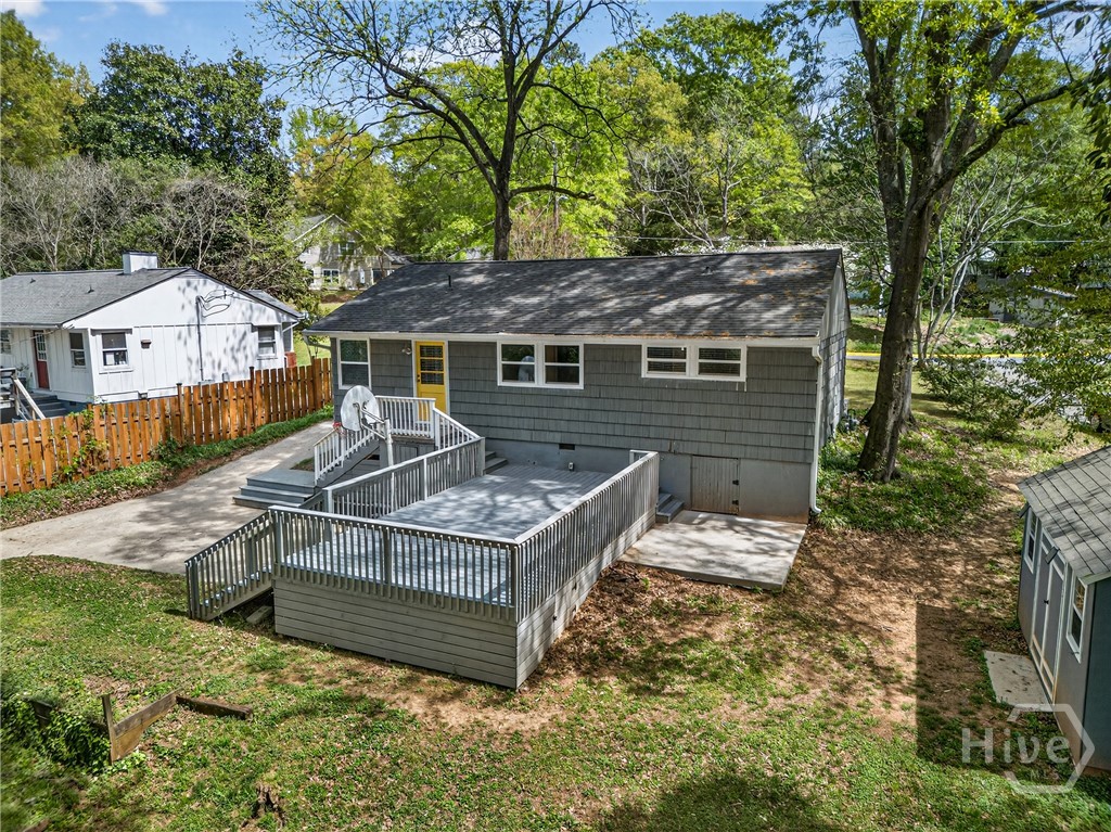 Large deck off the back