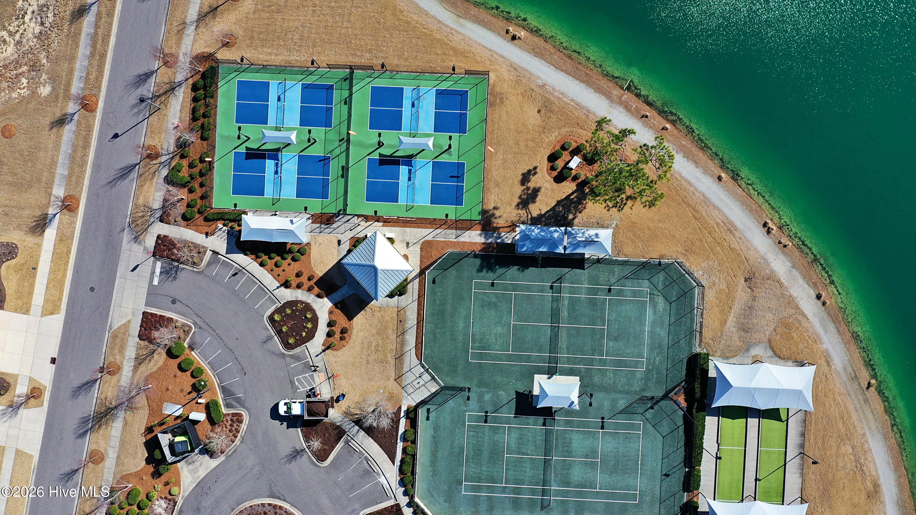 100549696 | Photo 40