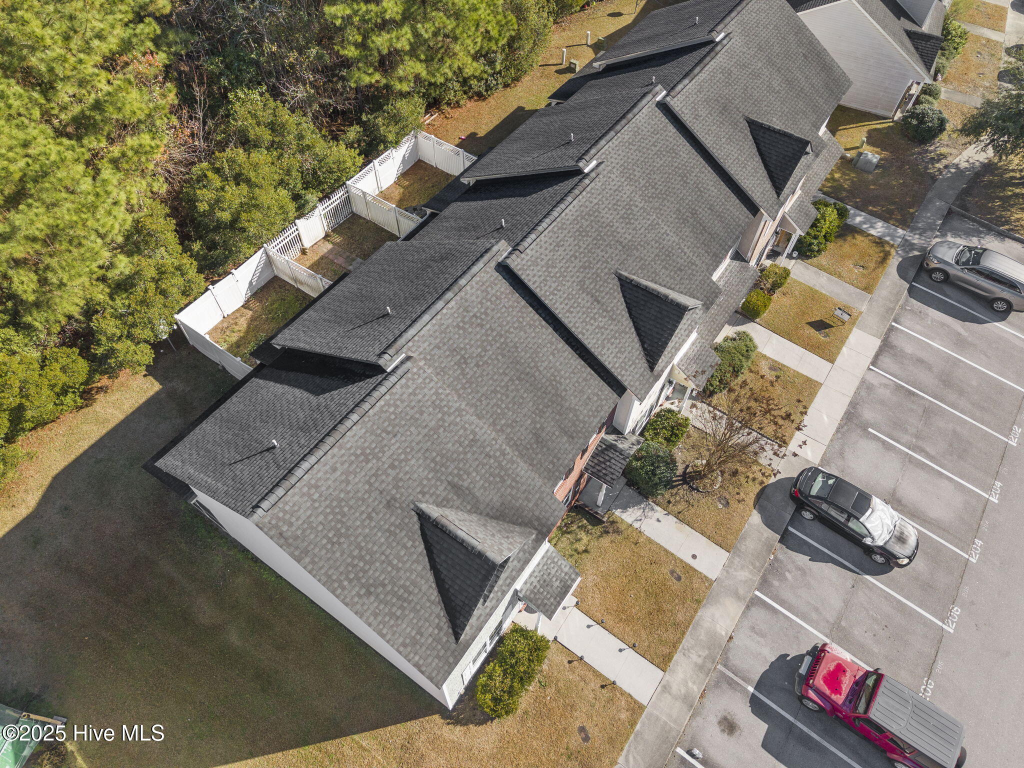 100544905 | Photo 33