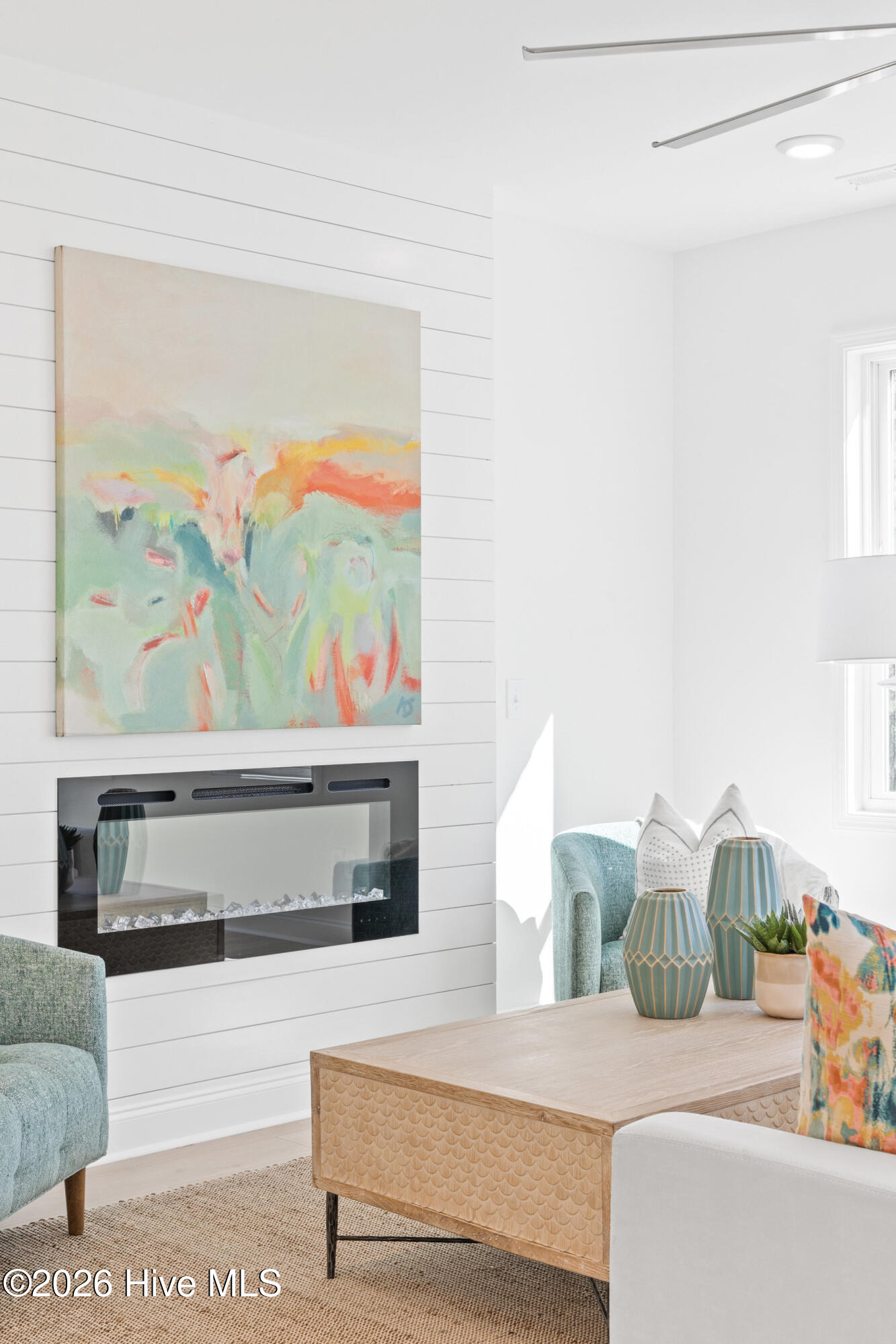 100562029 | Photo 15