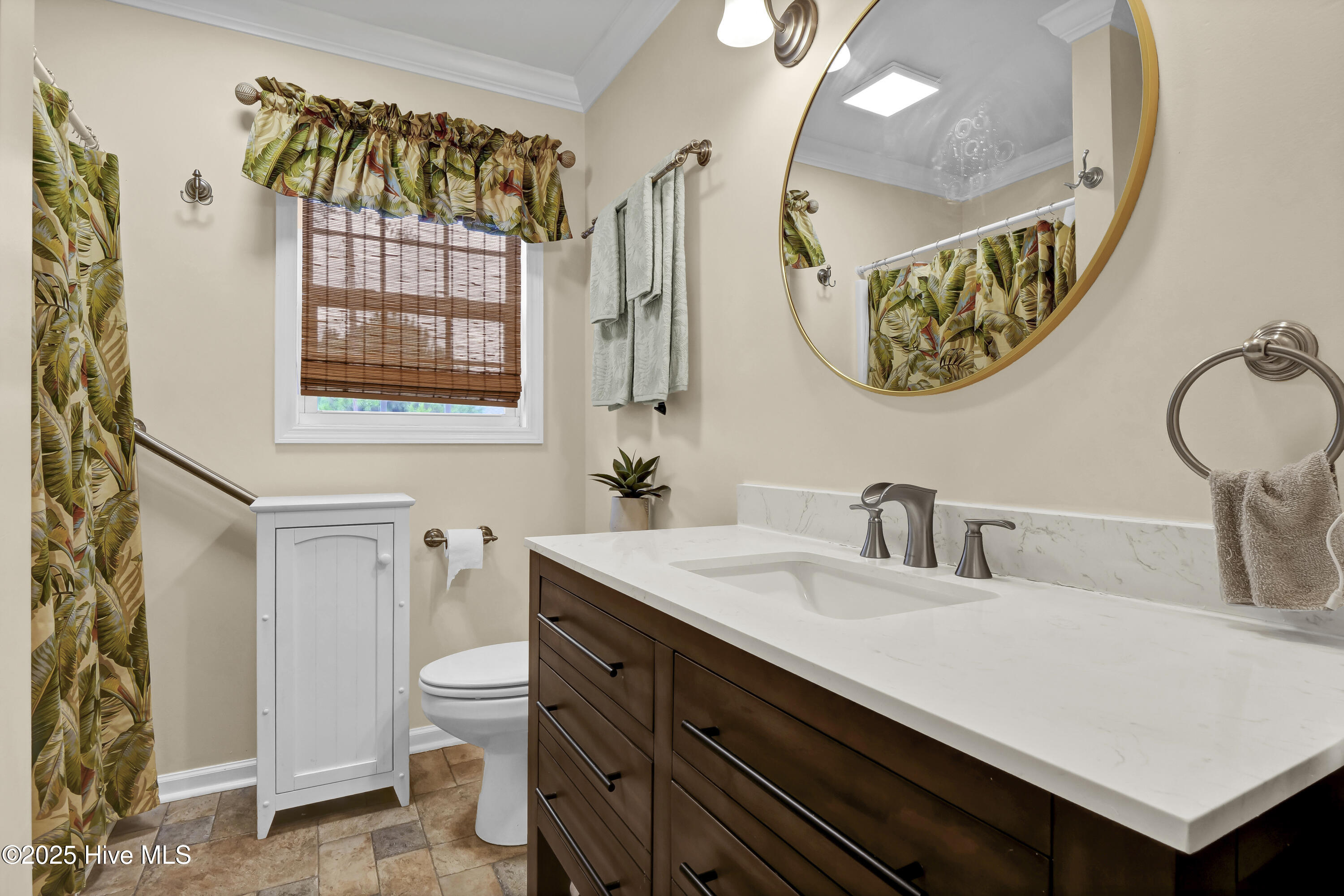 100528167 | Photo 39