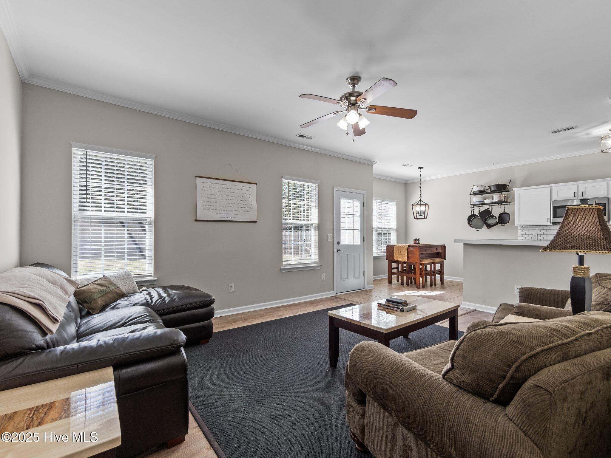 100561630 | Photo 35