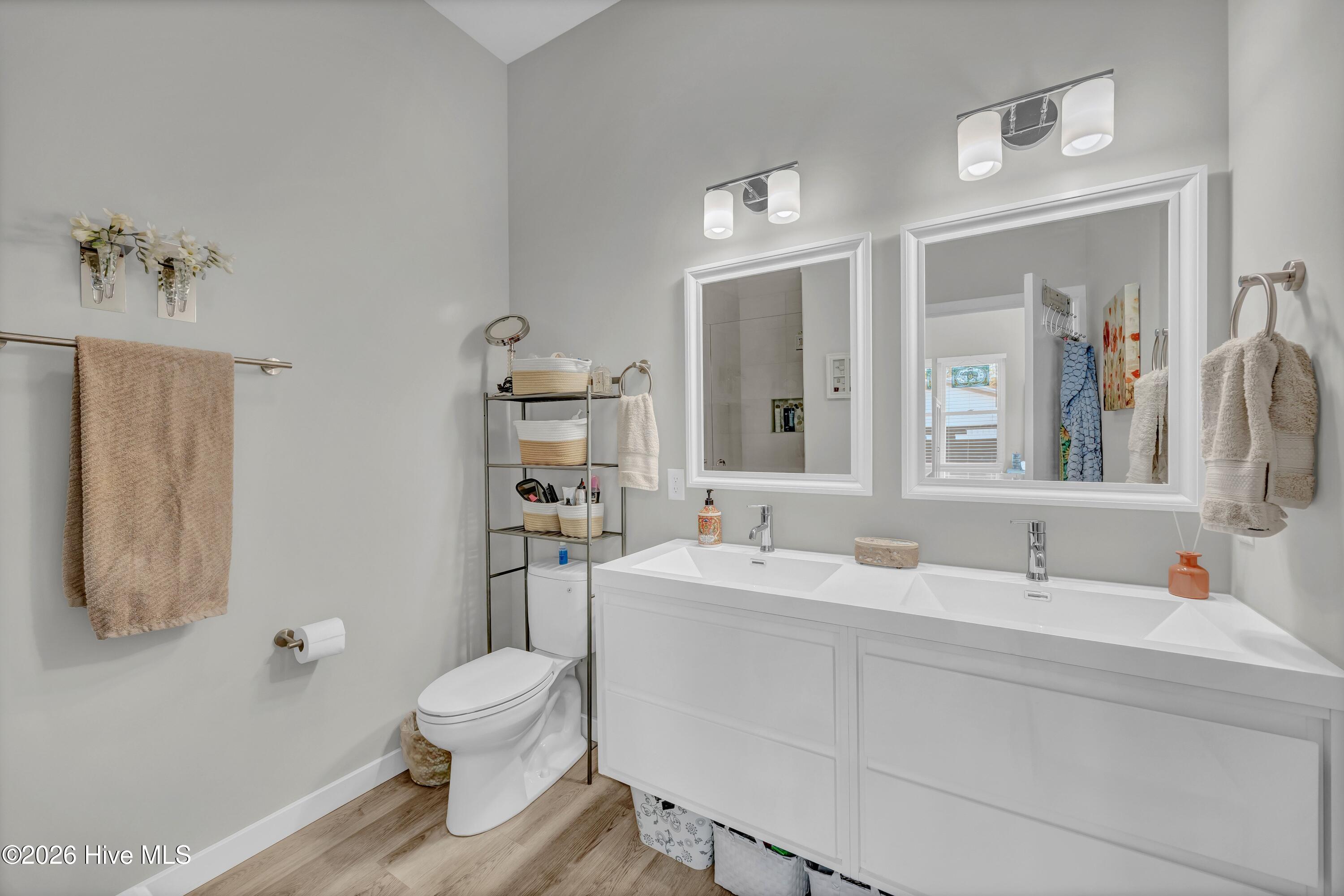 100561235 | Photo 14