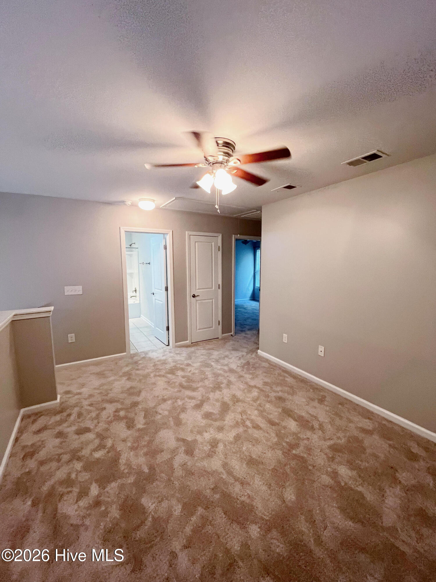 100564936 | Photo 16