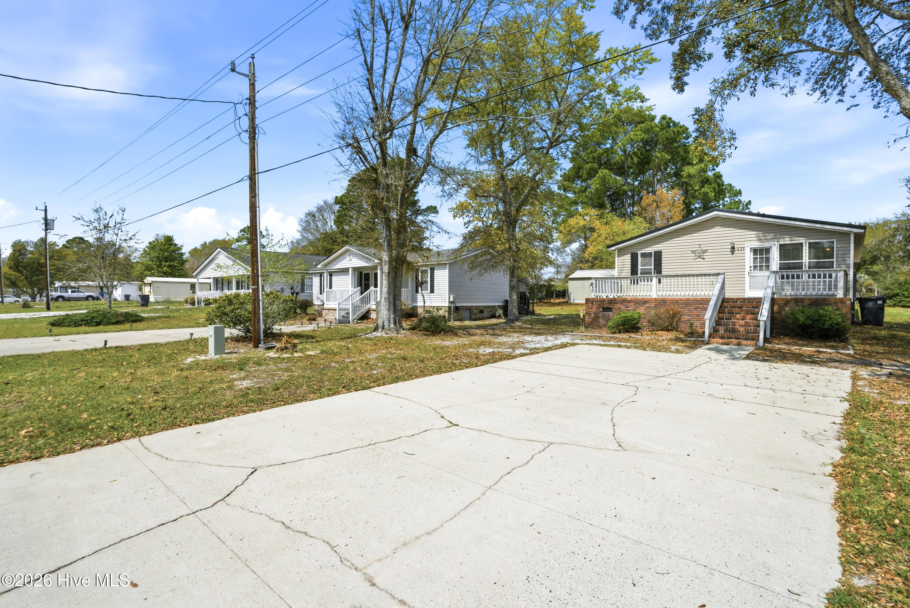 100565641 | Photo 39