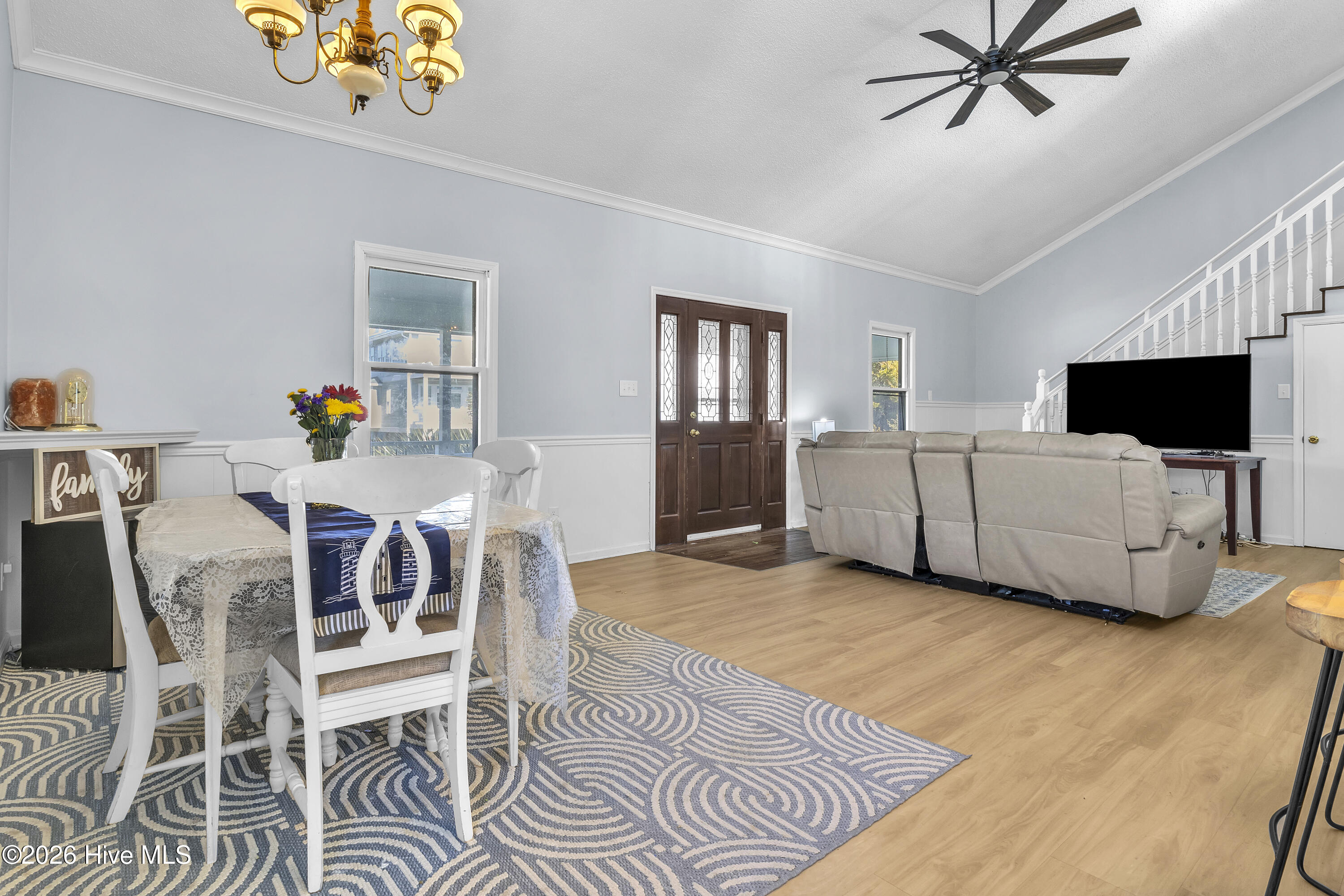 100545585 | Photo 10