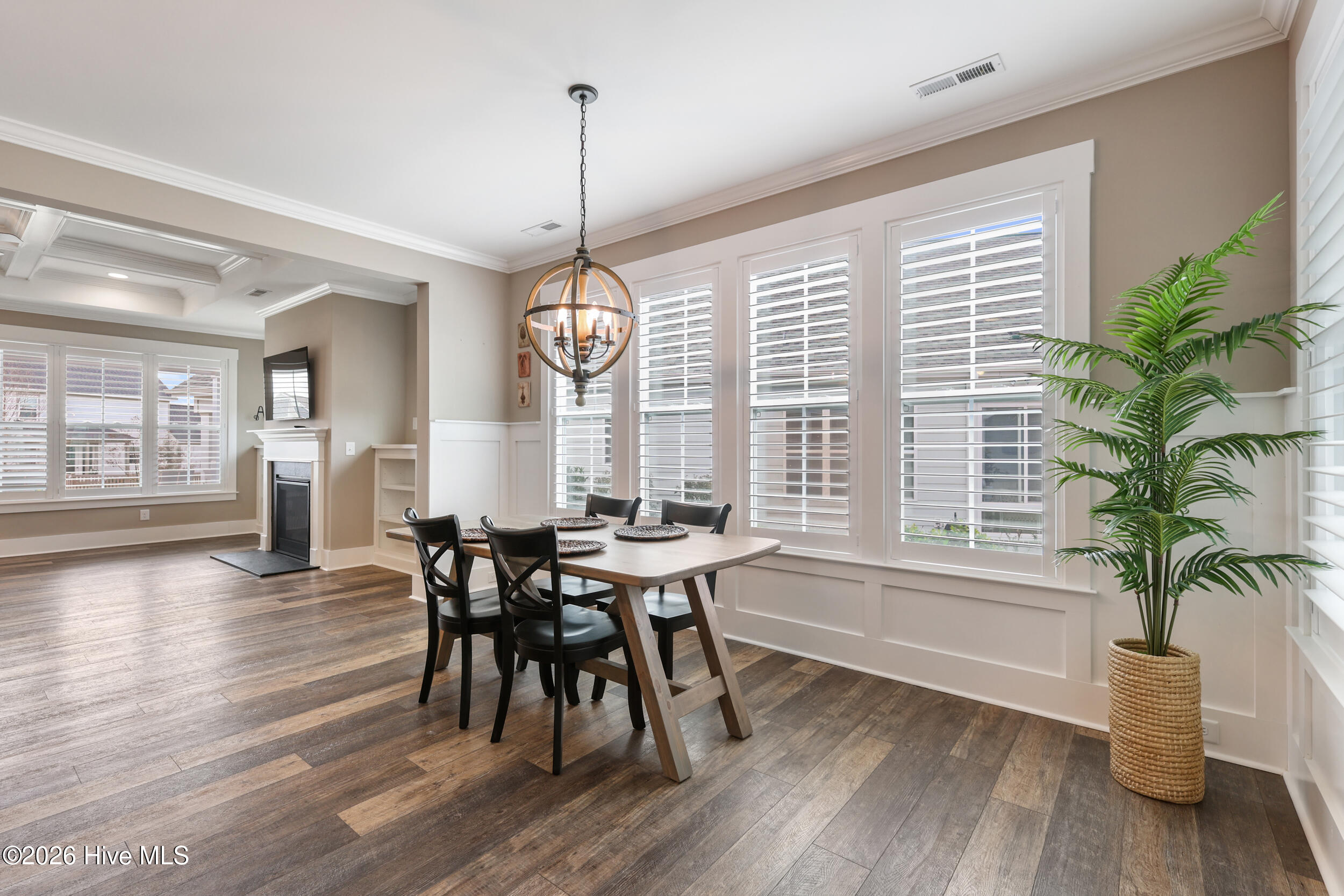 100560920 | Photo 15