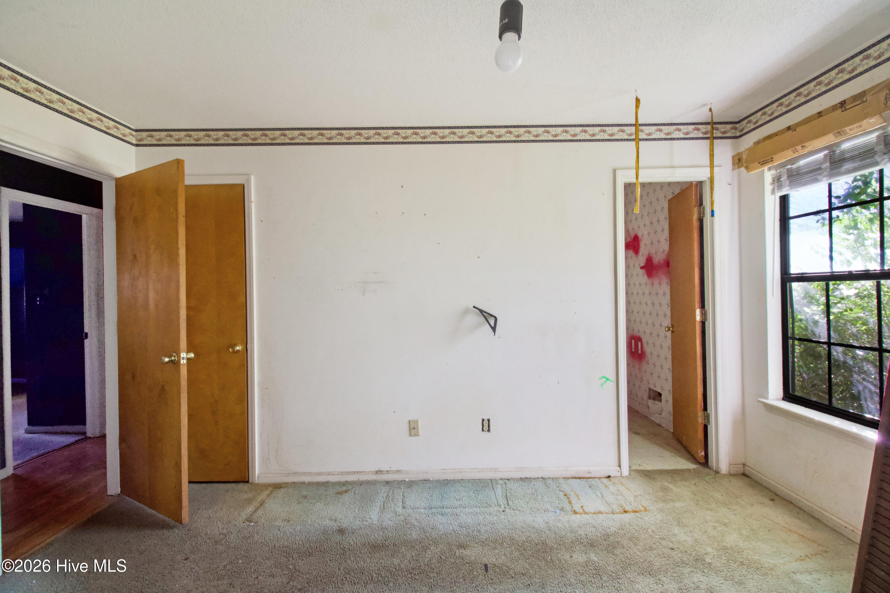 100547286 | Photo 22