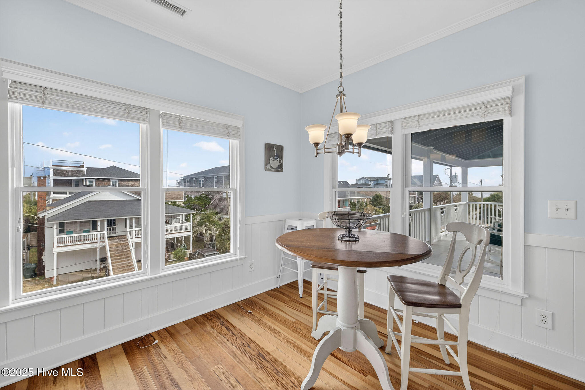 100546146 | Photo 25