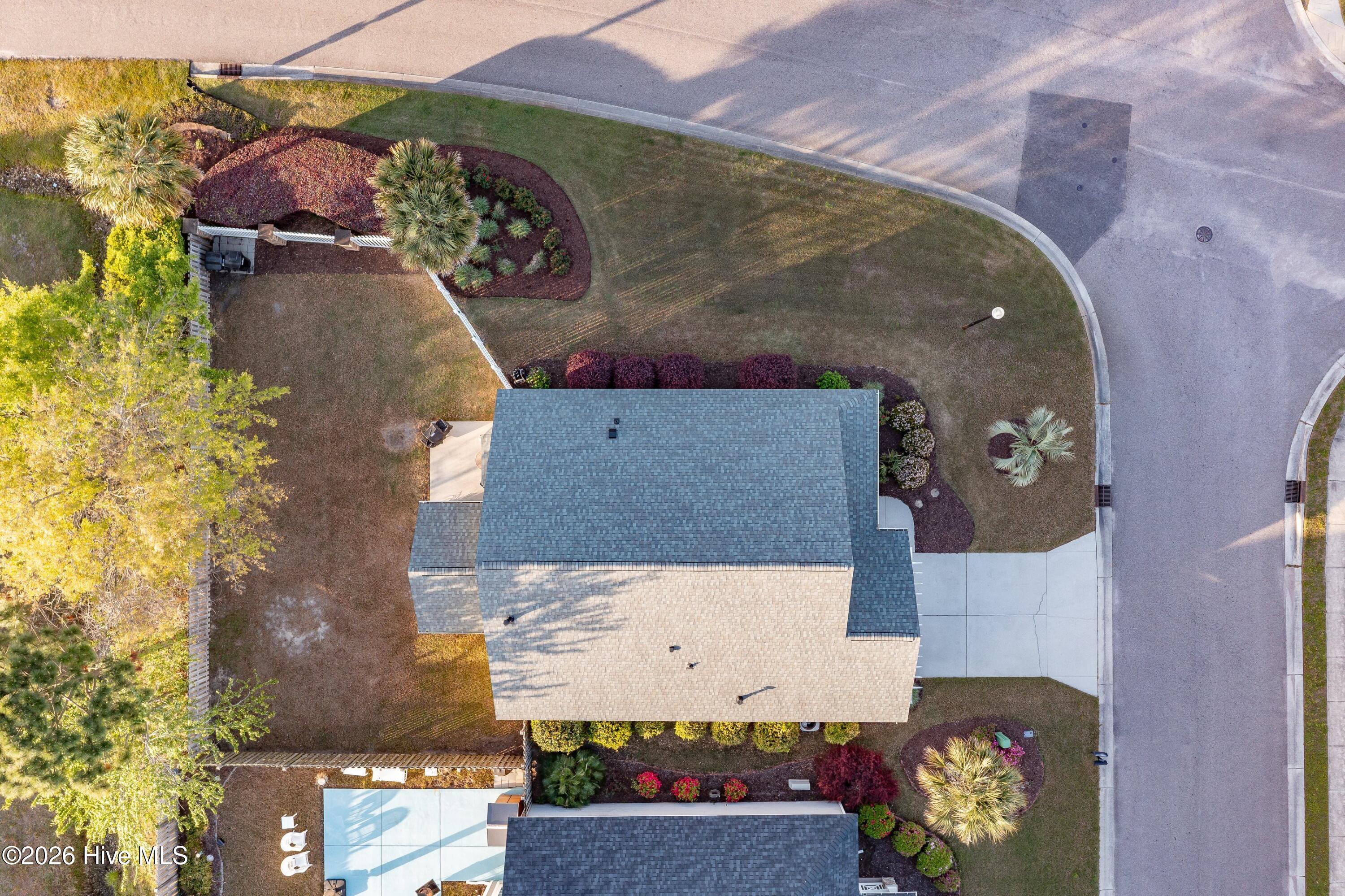 100566210 | Photo 33