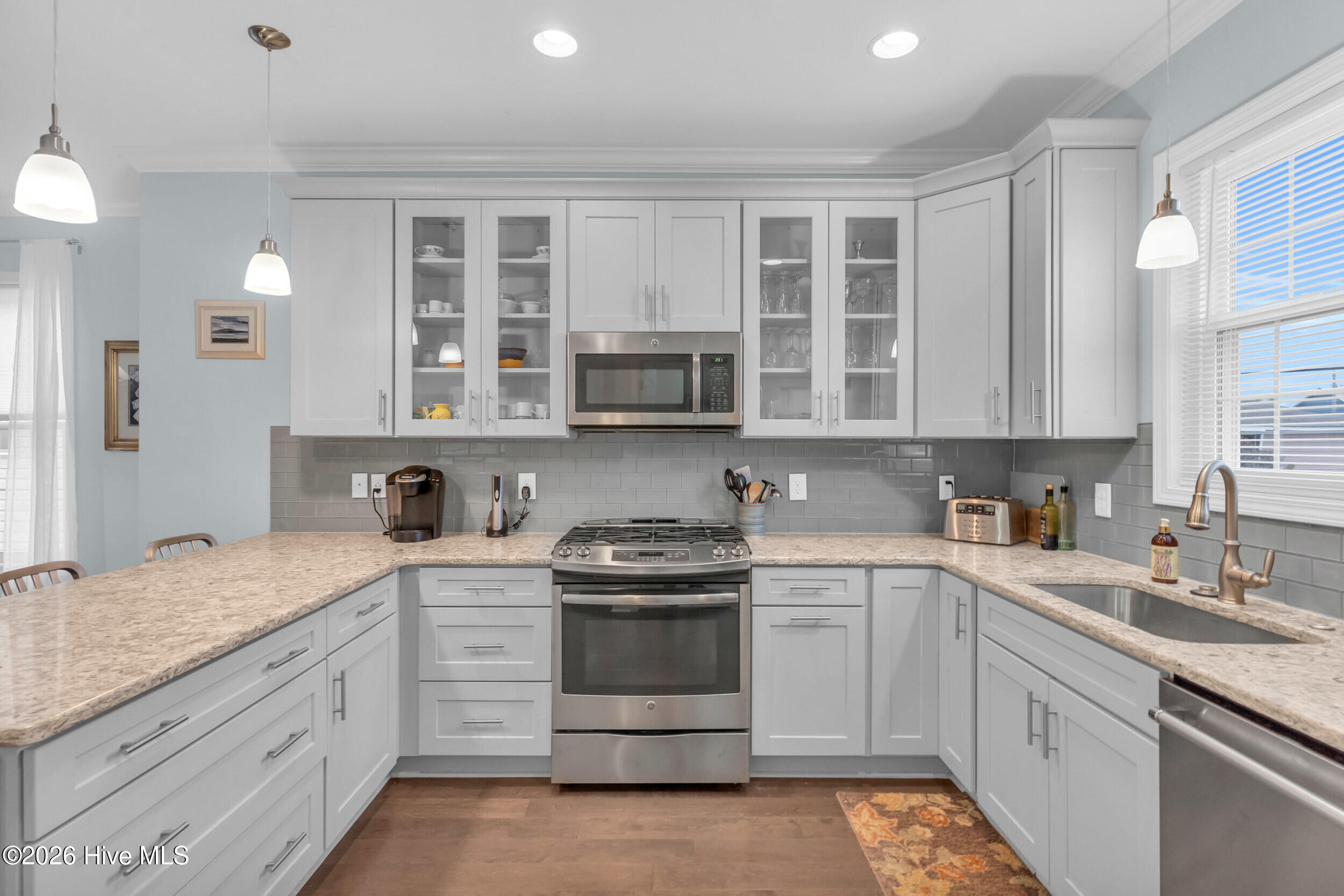 100550422 | Photo 10