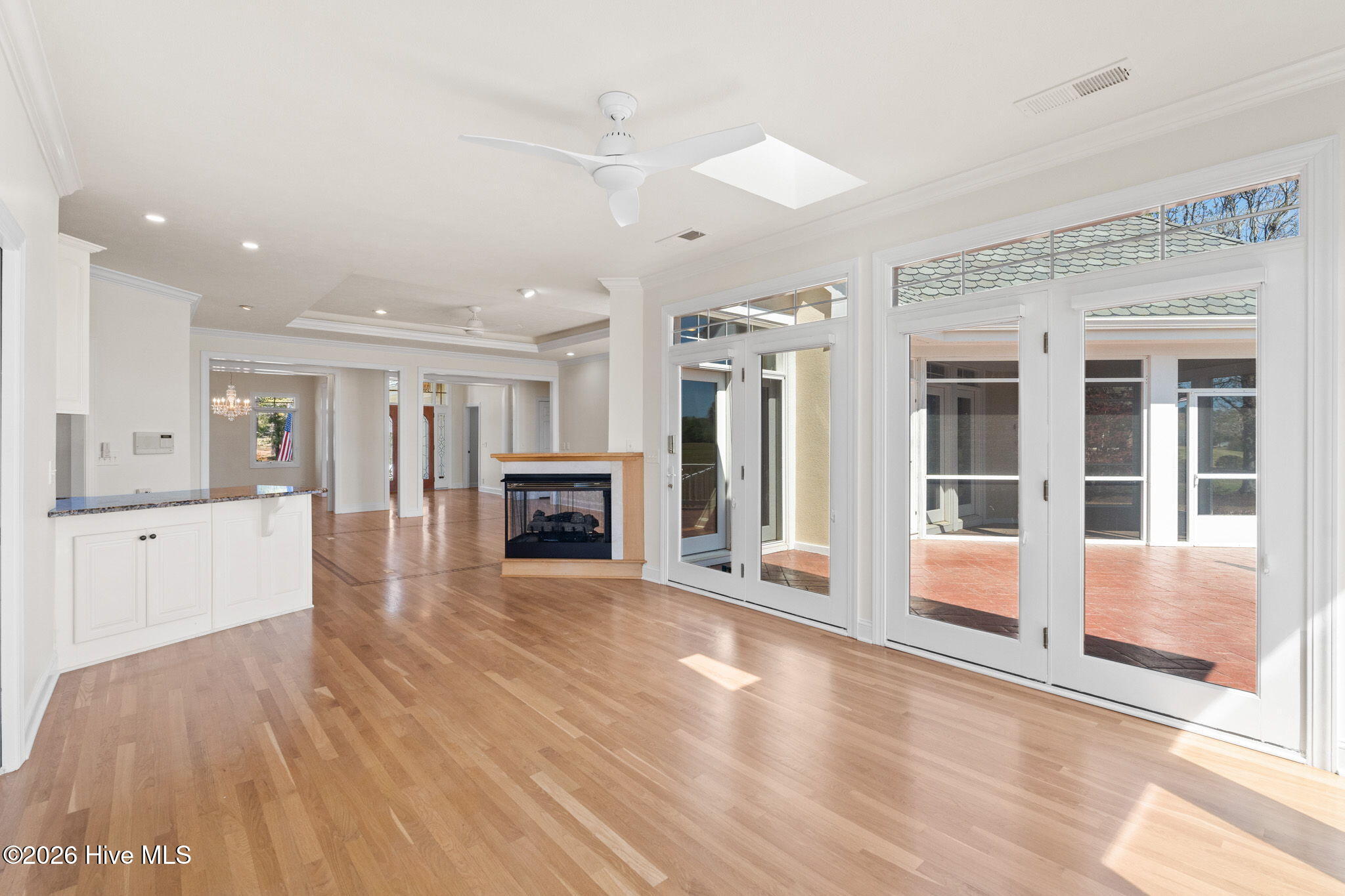 100564967 | Photo 12