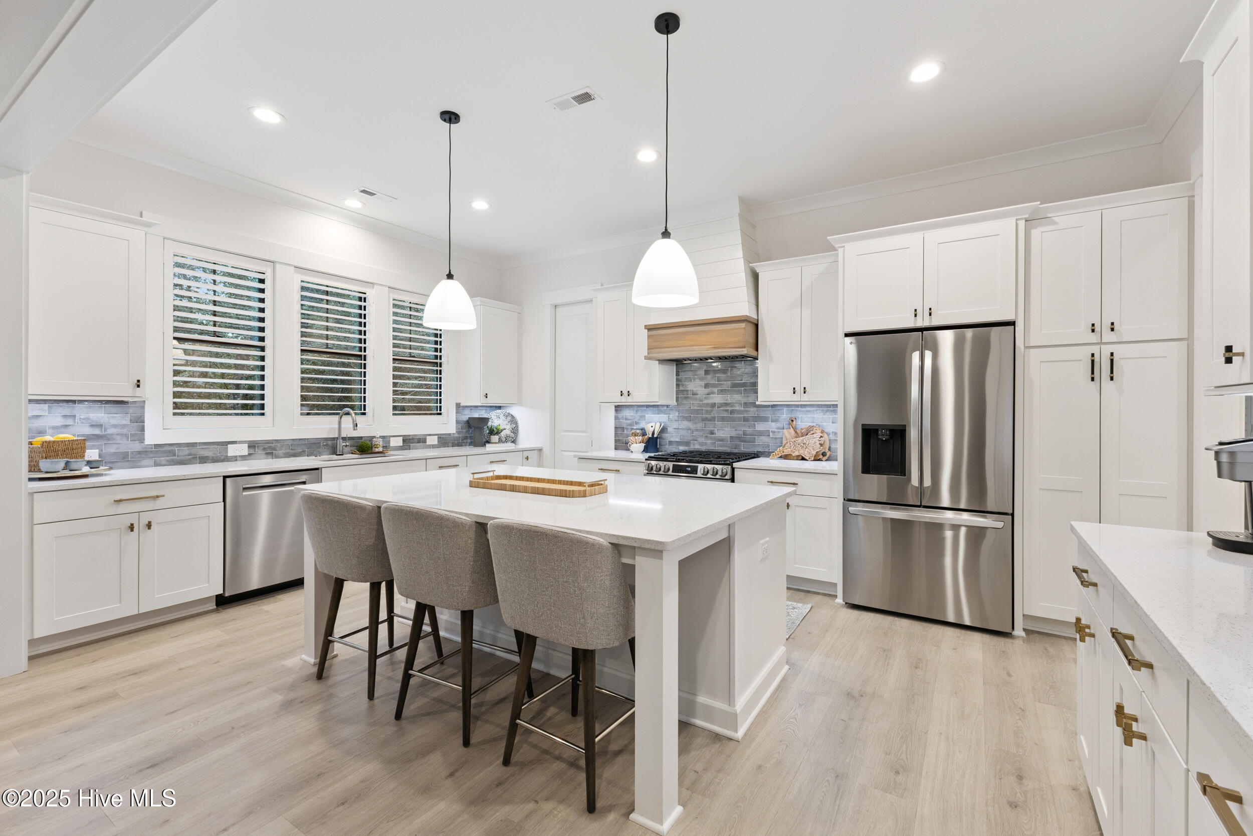 100549566 | Photo 11