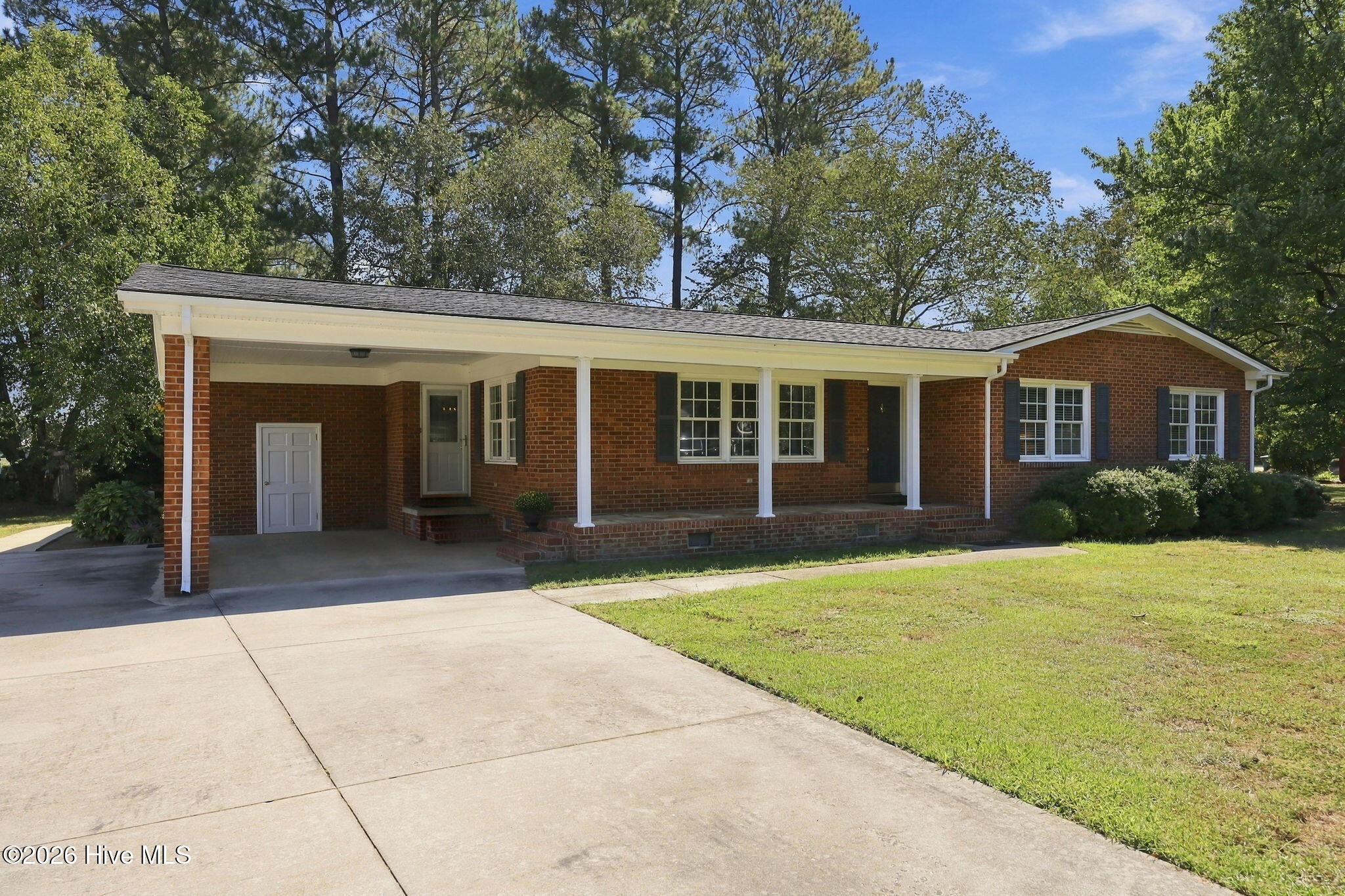 Photo 1 of Single family home for sale at 309 Forest Dr, La Grange, NC 28551 | MLS# 100604903 | Listing updated on 2026-09-20