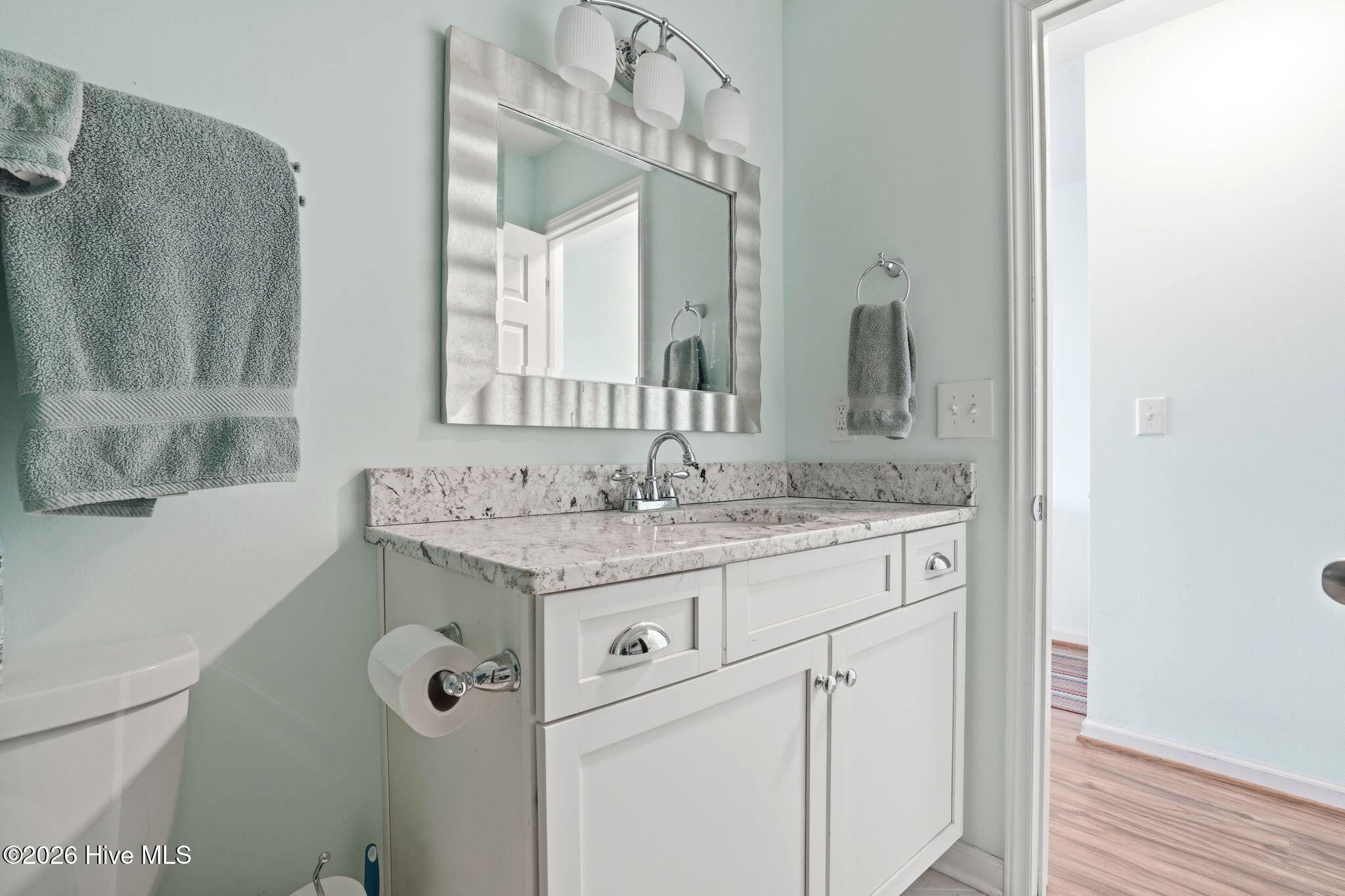 100557283 | Photo 23