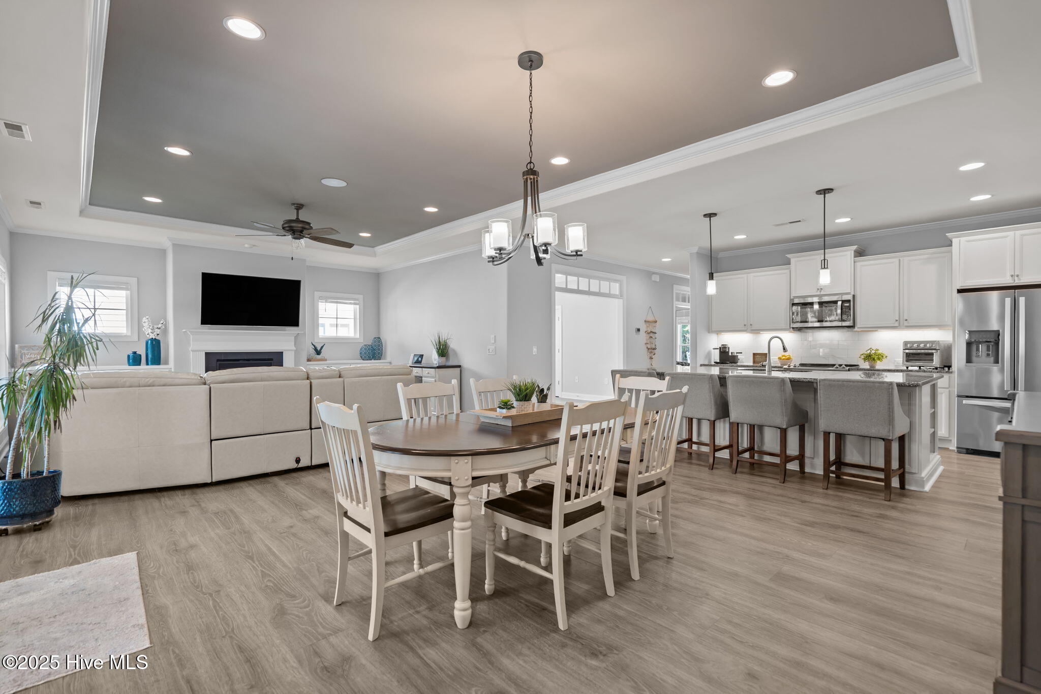 100532627 | Photo 14