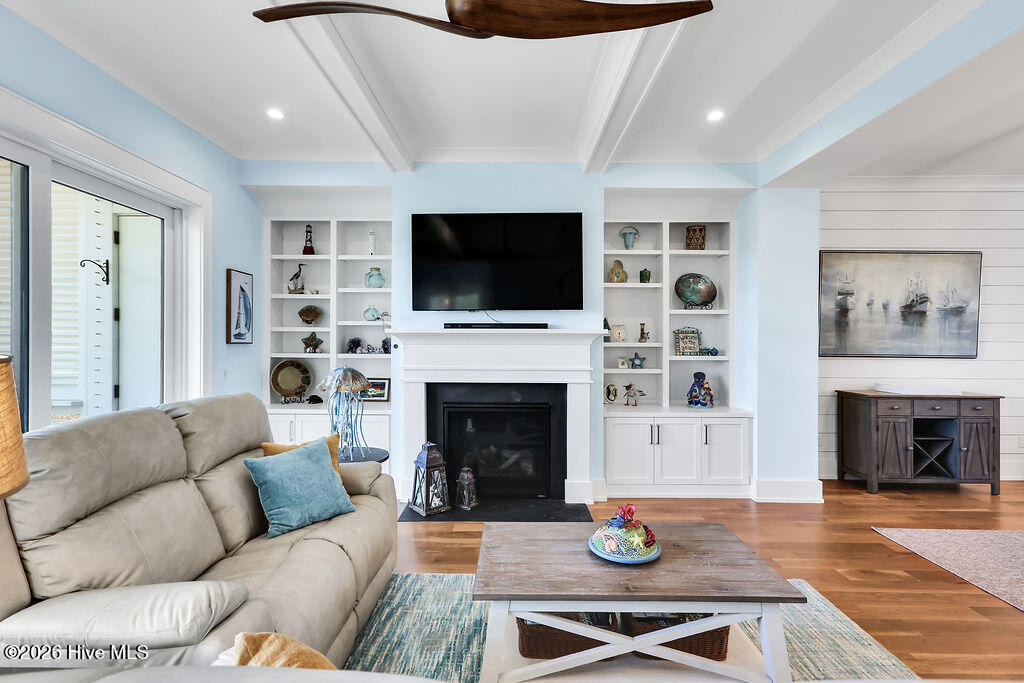 100564956 | Photo 19