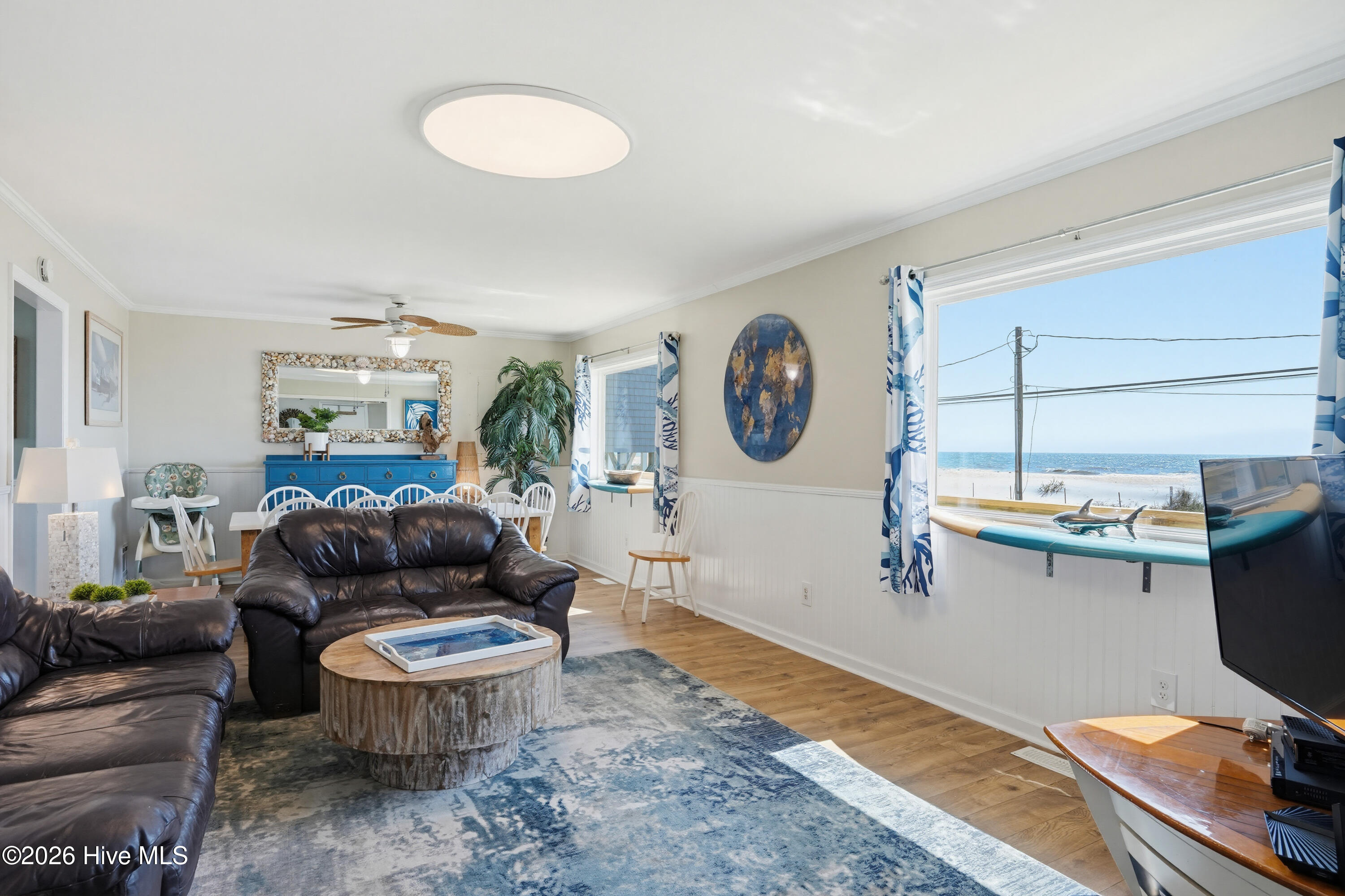 100550124 | Photo 14