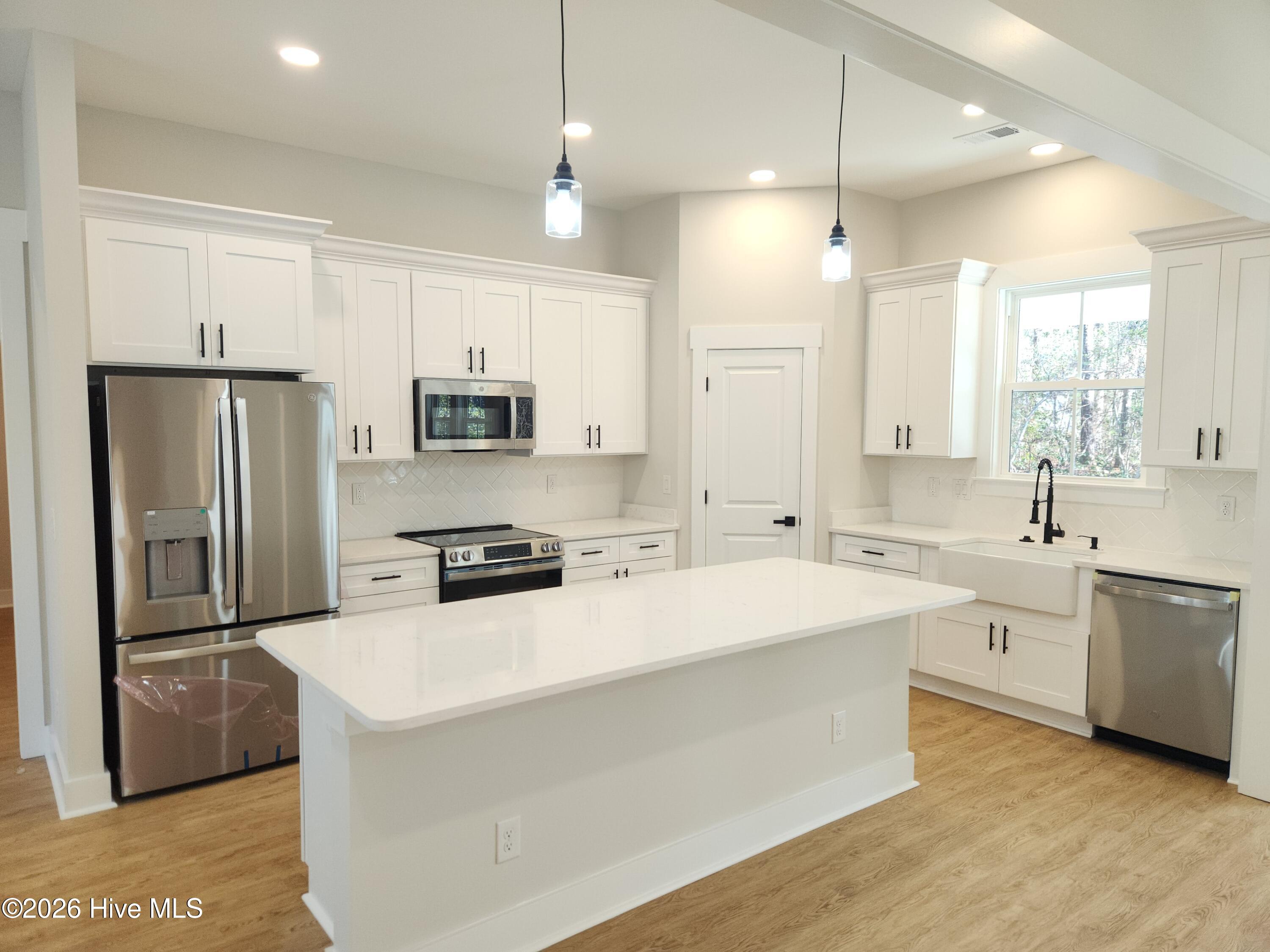 100547826 | Photo 12