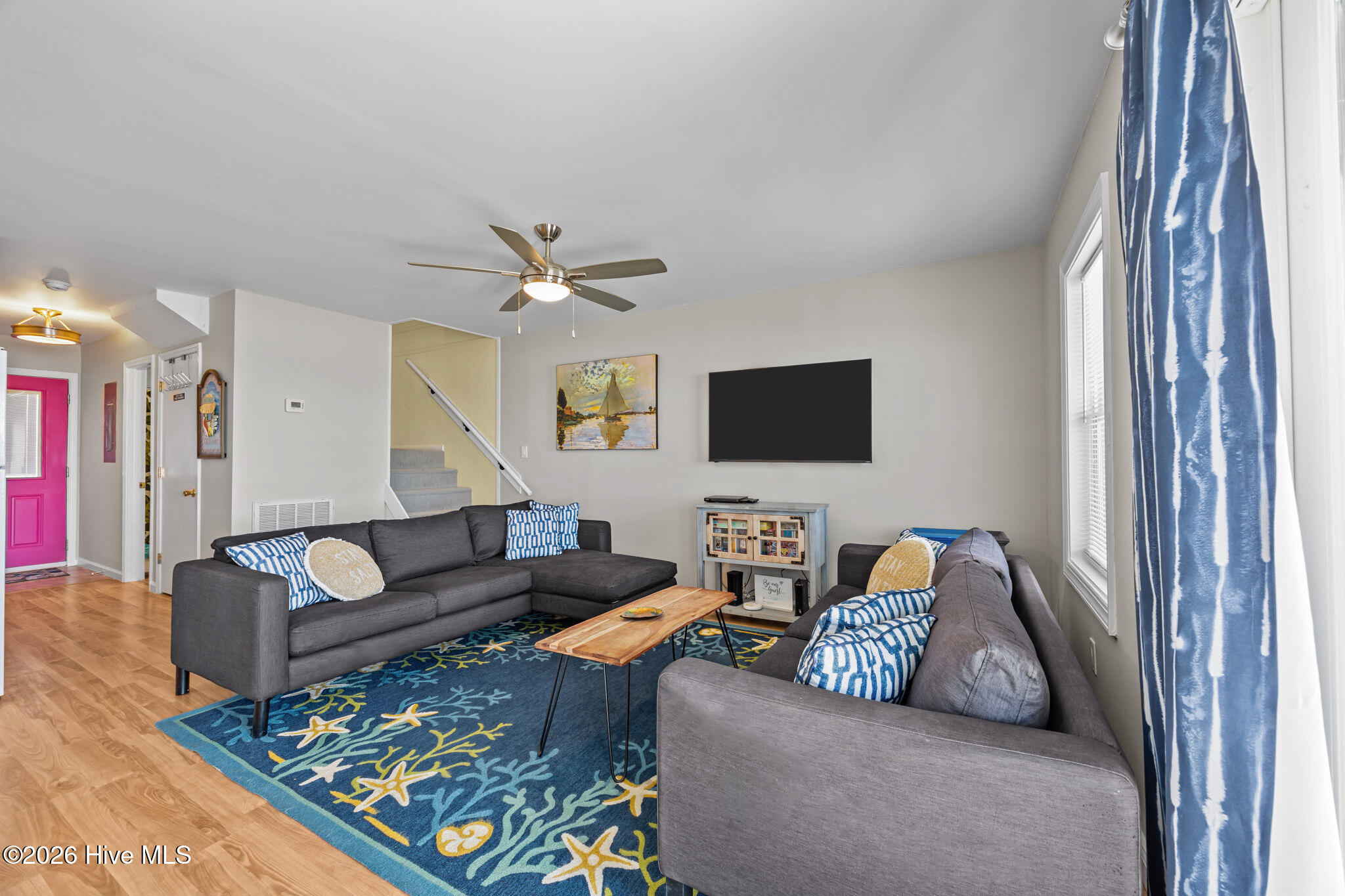 100559652 | Photo 28