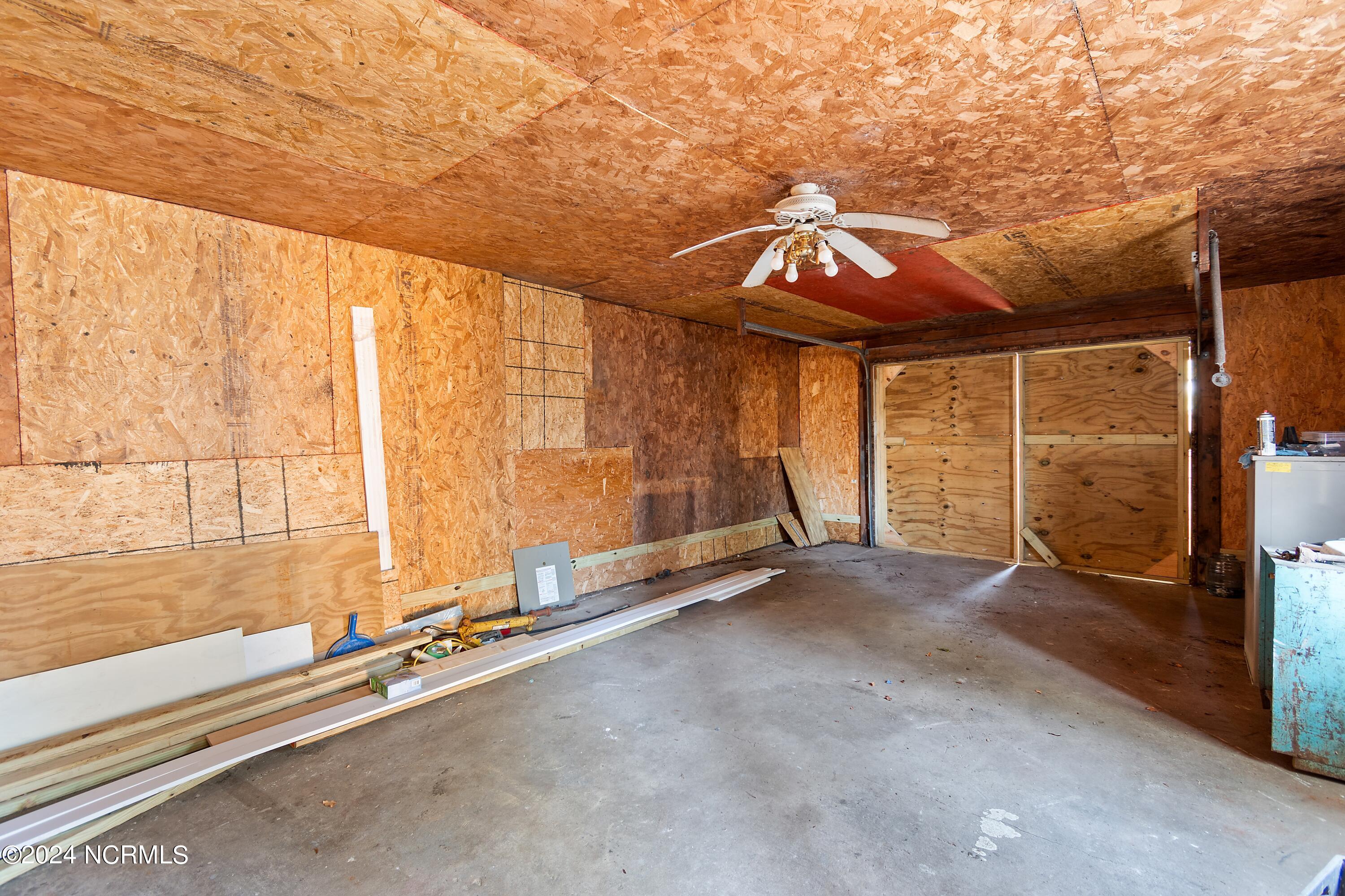 100563573 | Photo 14