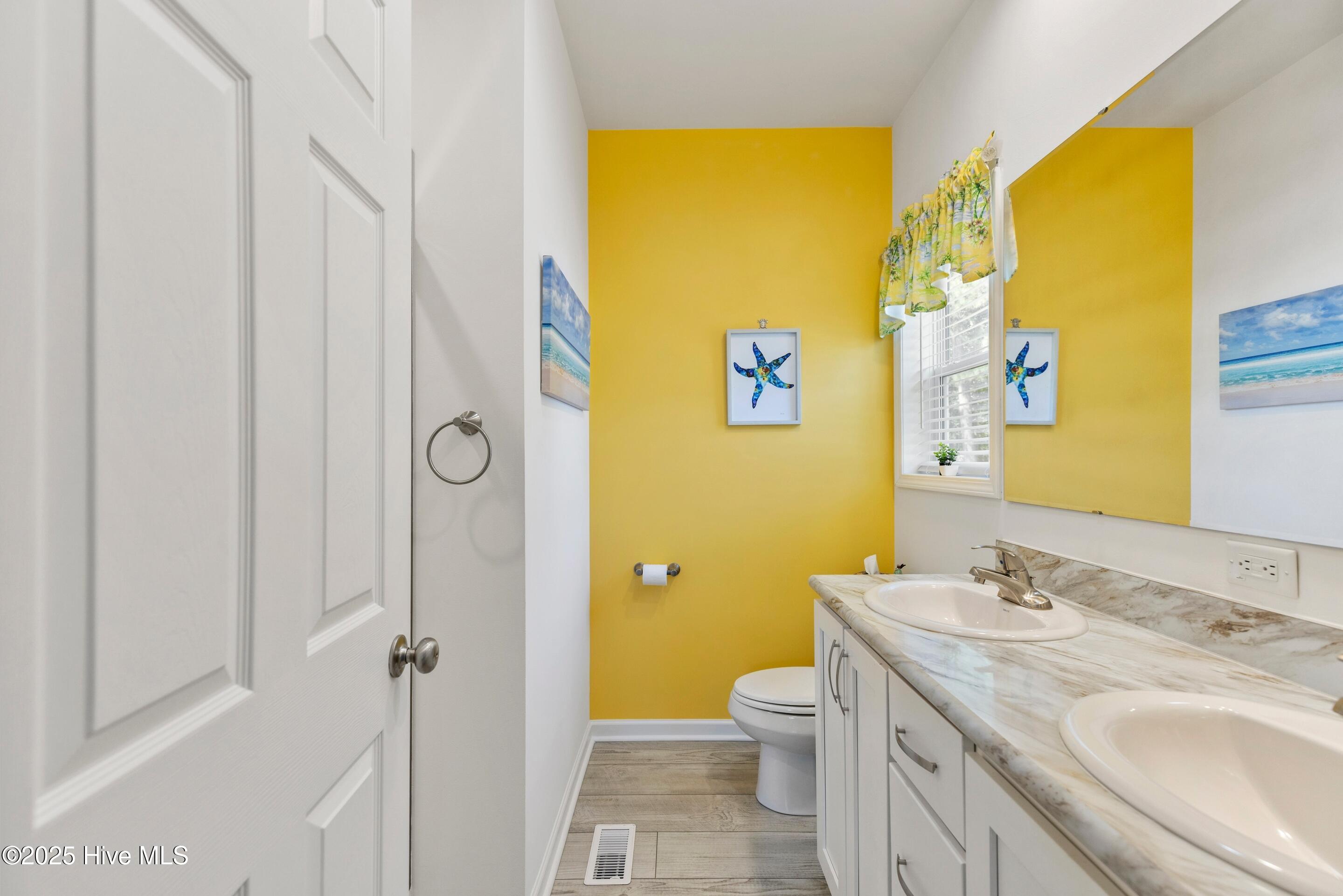 100531794 | Photo 24