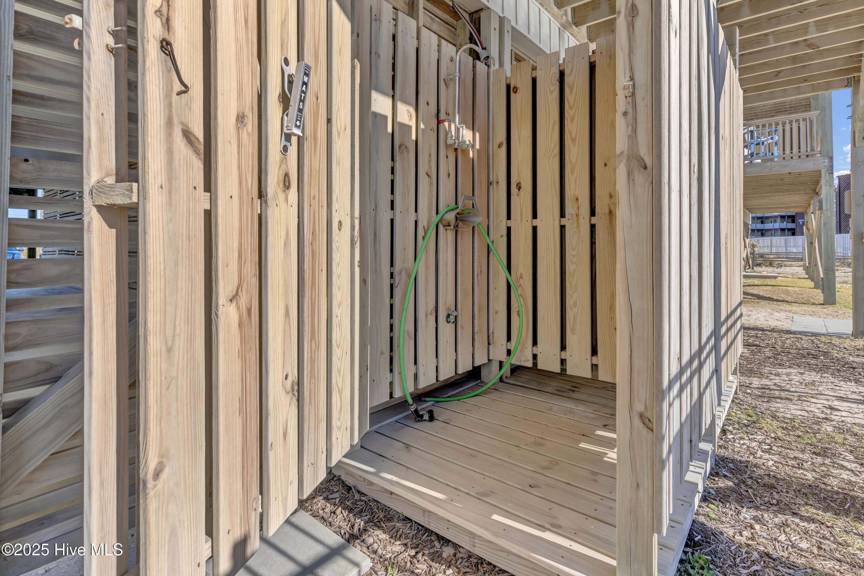 100485325 | Photo 28