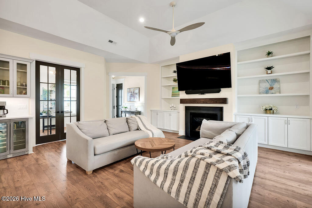 100564545 | Photo 12