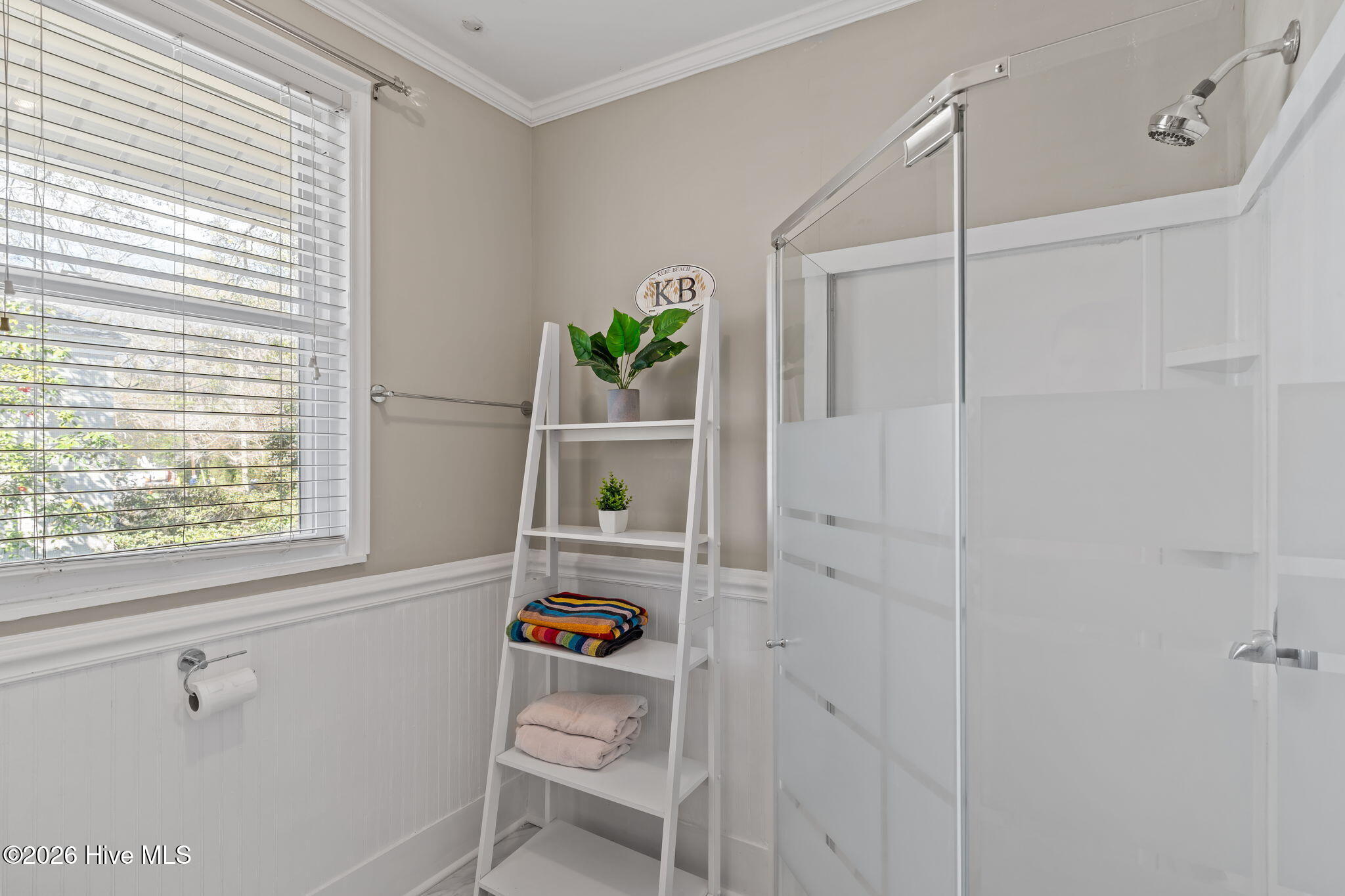 100561310 | Photo 30