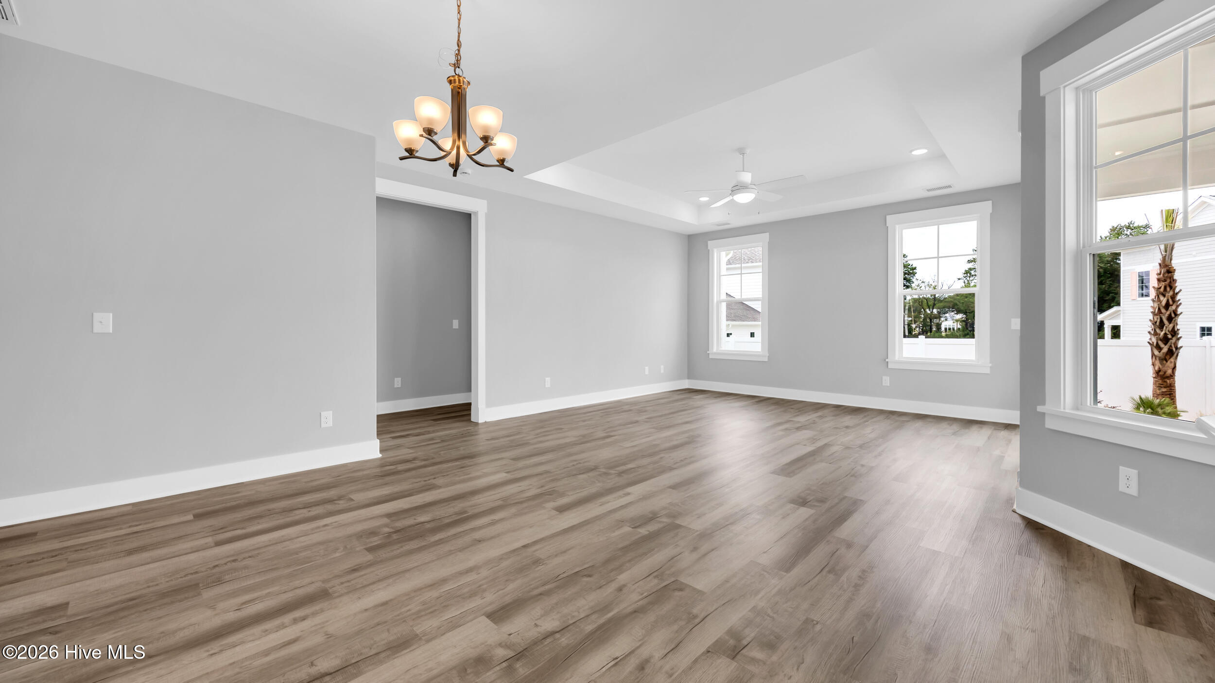 100549844 | Photo 24