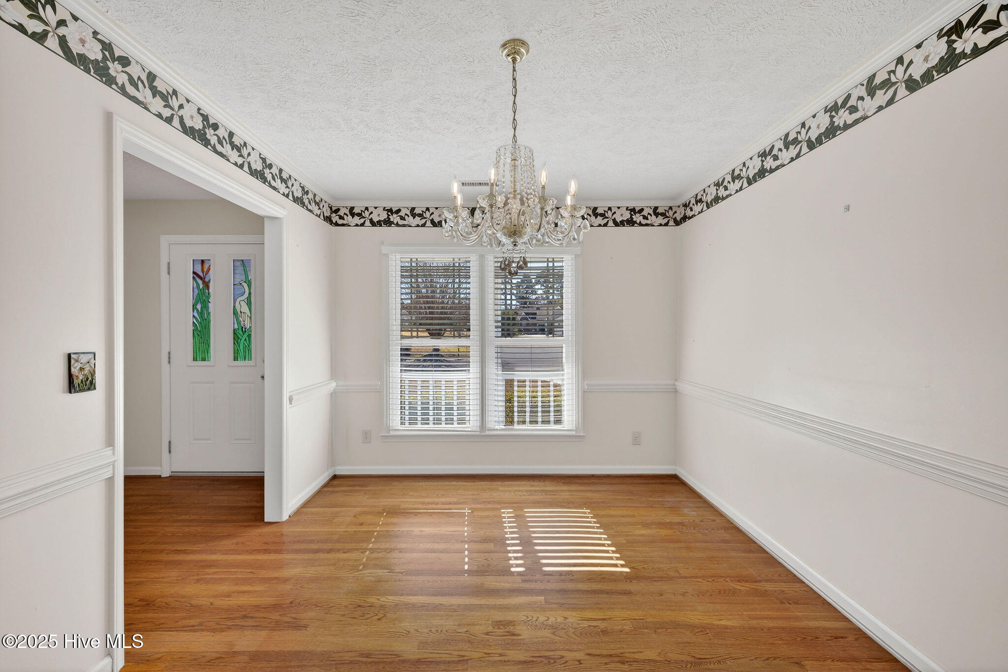 100545478 | Photo 11